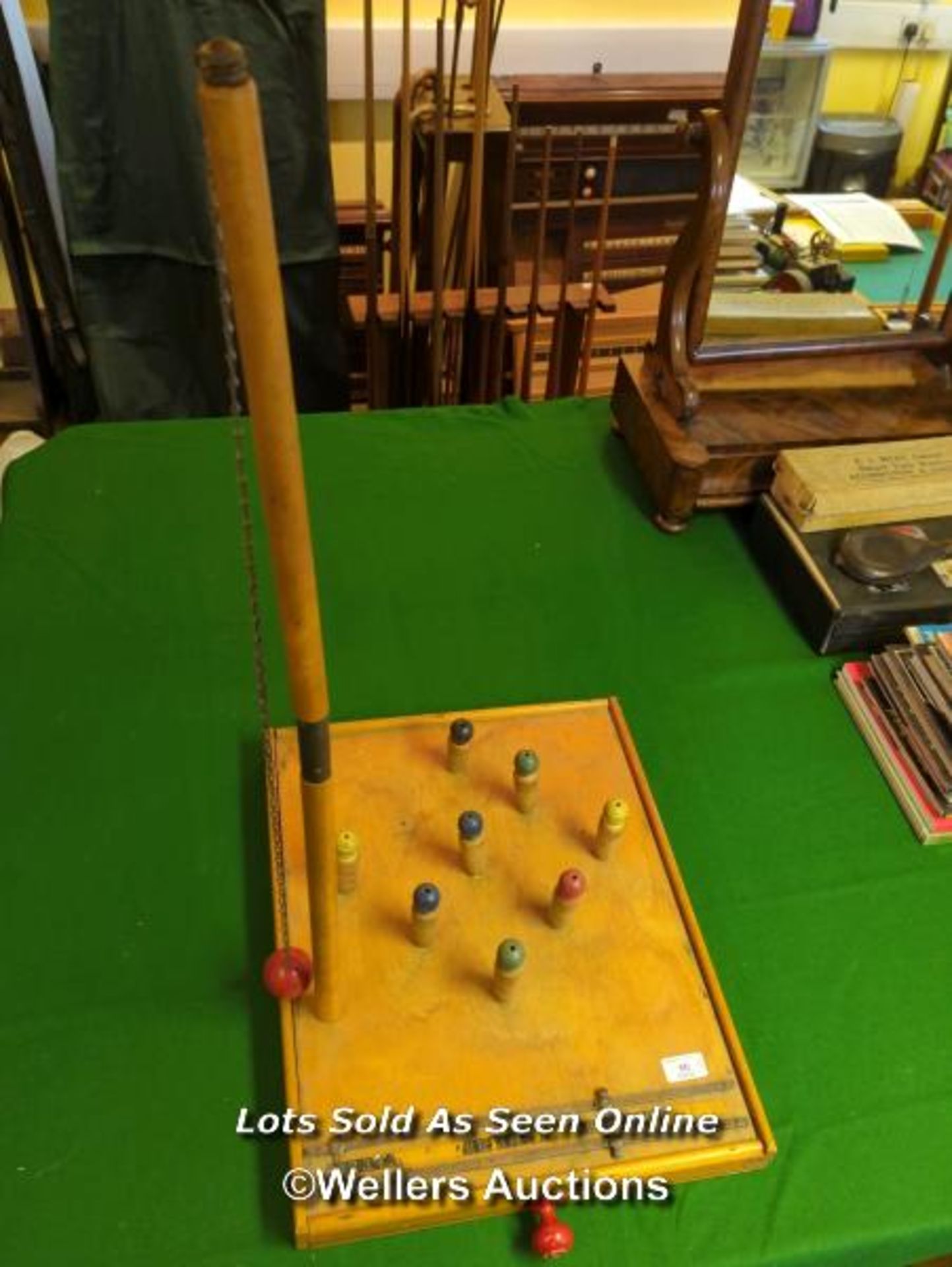 BAR SKITTLE SET / IN NEED OF RESTORATION [THIS LOT WILL NEED COLLECTING FROM THE ACADEMY BILLIARD