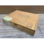 *VINTAGE EMPTY DUNHILL DON ALFREDO CIGAR BOX, SELECCION NO.51