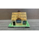 THATCHED COTTAGE CHEESE / BUTTER DISH & COVER