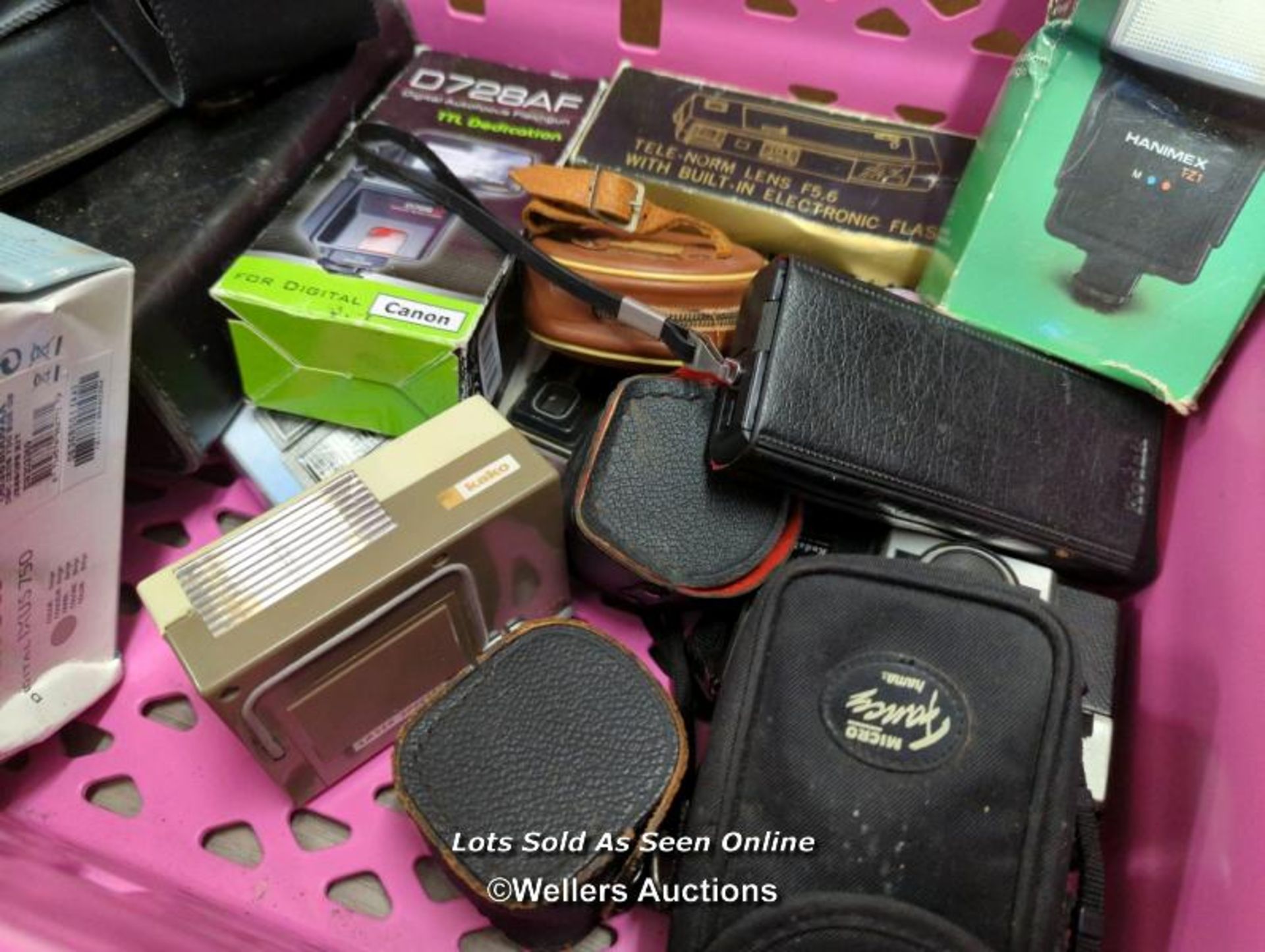 BOX OF ASSORTED OLD CAMERA ACCESSORIES INCLUDING FLASHES - Image 4 of 4