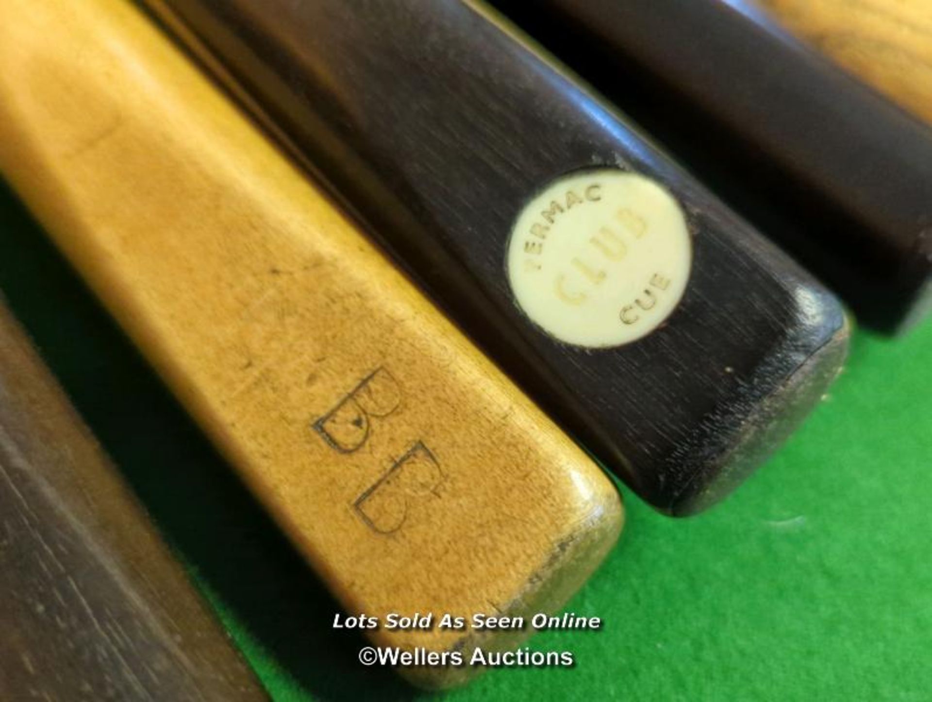 4X BILLIARD CUES AND A REST INC. PERMAC CLUB, ONE CUE IS TELESCOPIC [THIS LOT WILL NEED COLLECTING - Image 3 of 5