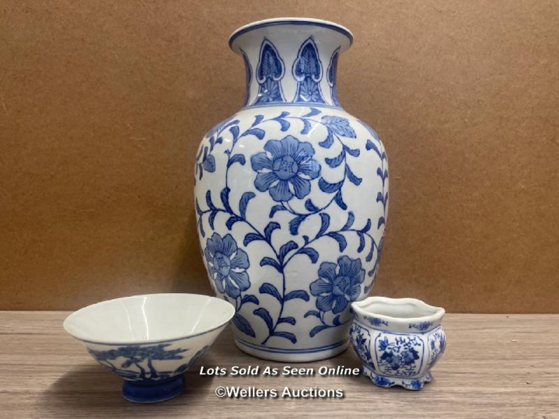 LARGE BLUE & WHITE VASE DECORATED WITH FLOWERS, 30CM HIGH AND SMALL CHINESE BOWL AND POT (3)