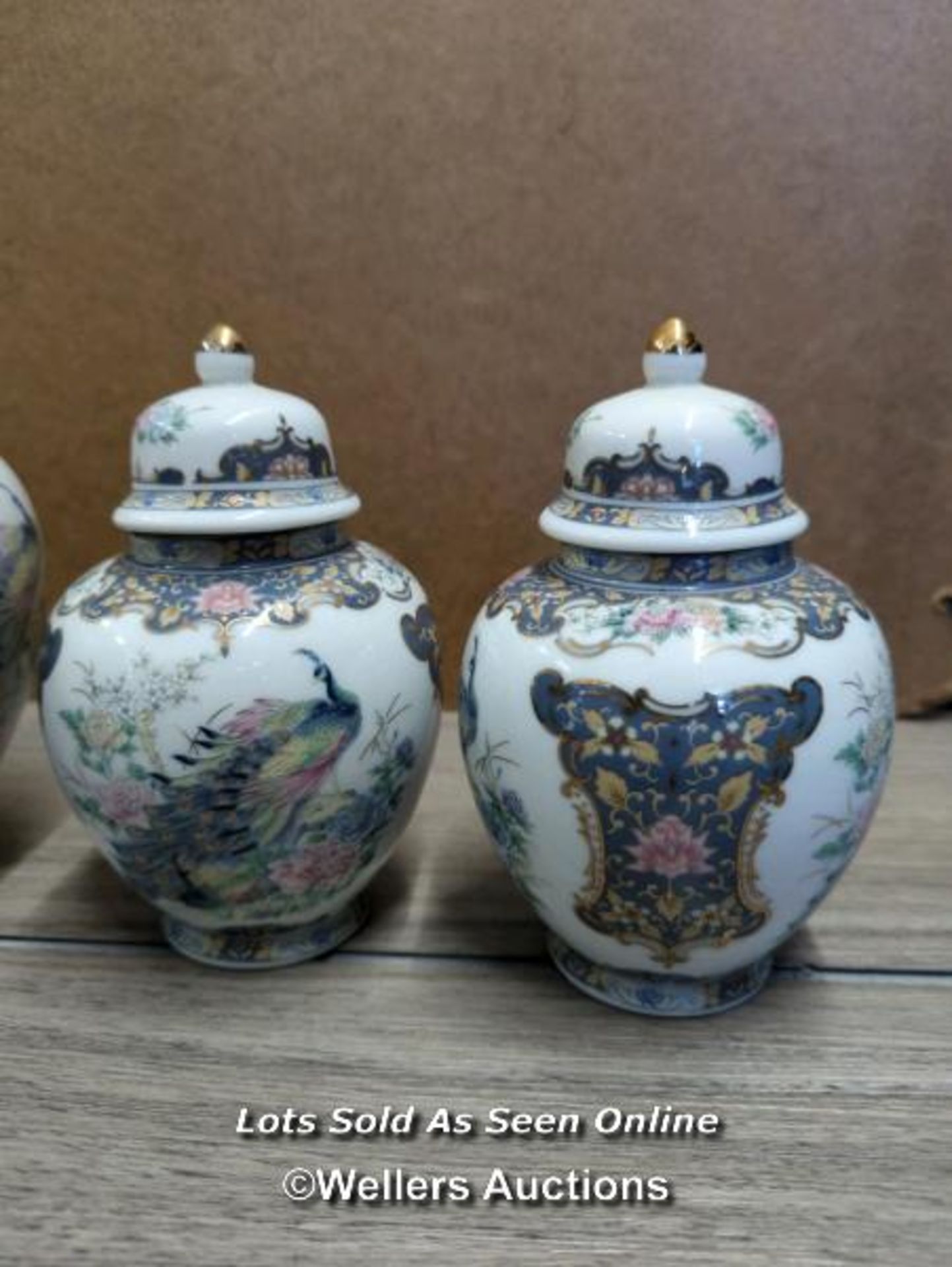 FOUR JAPANESE STYLE LIDDED JARS (TWO PAIRS), TALLEST 20CM HIGH - Image 3 of 4