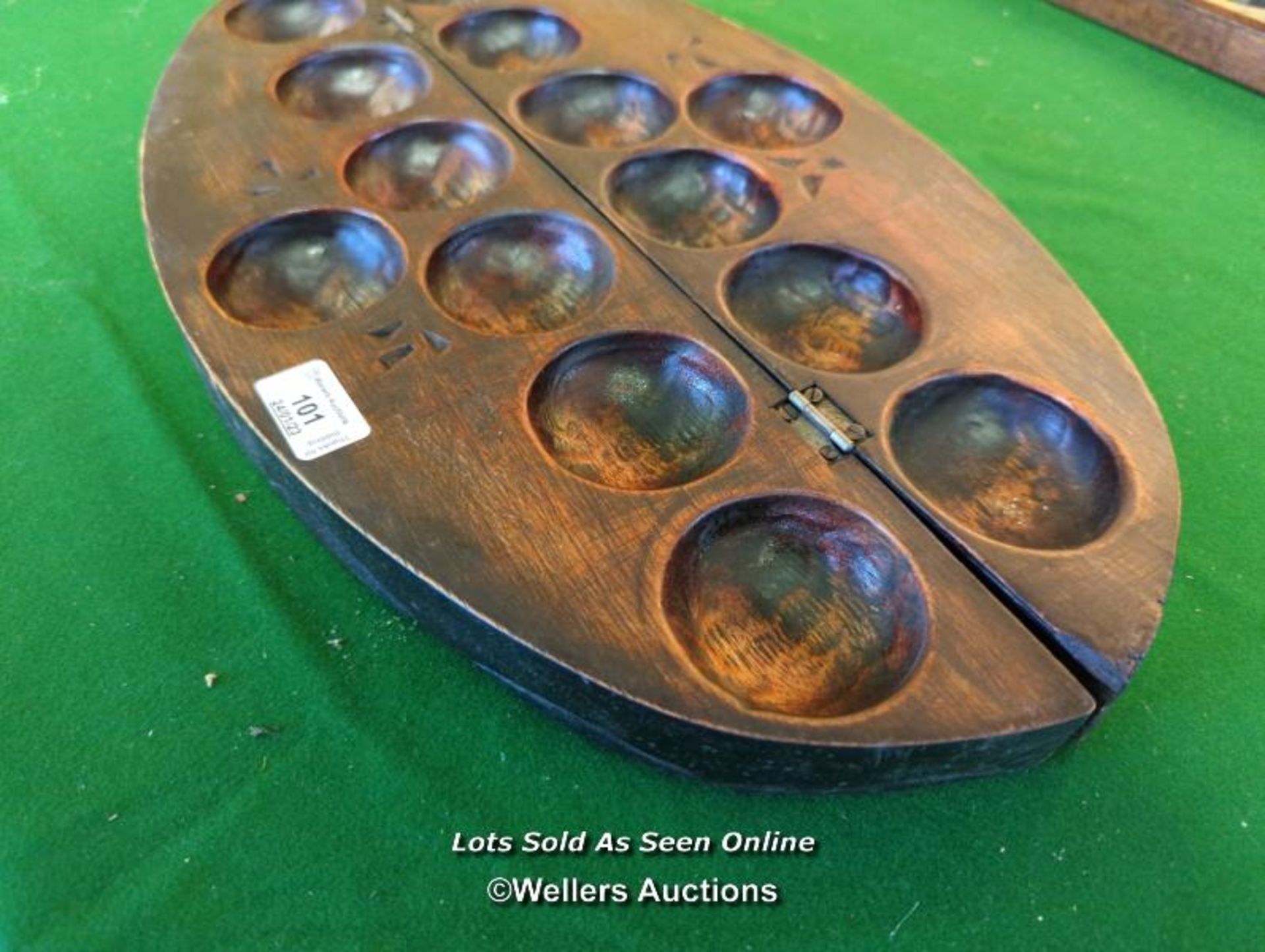 OVAL HINGED TRAY FOR HOLDING BEADS FOR A GAME ORIGINATING IN GHANA [THIS LOT WILL NEED COLLECTING F - Image 2 of 4