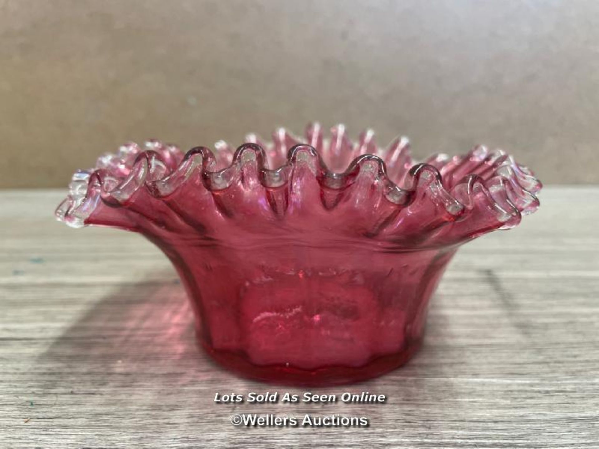 CRANBERRY GLASS BOWL WITH FRILLED EDGE, 13CM DIAMETER