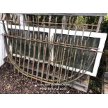 SET OF 3X HEAVY IRON WALL RAILINGS, APPROX. 100CM (H) X 205CM (W) / ITEM LOCATION: HP22, FULL