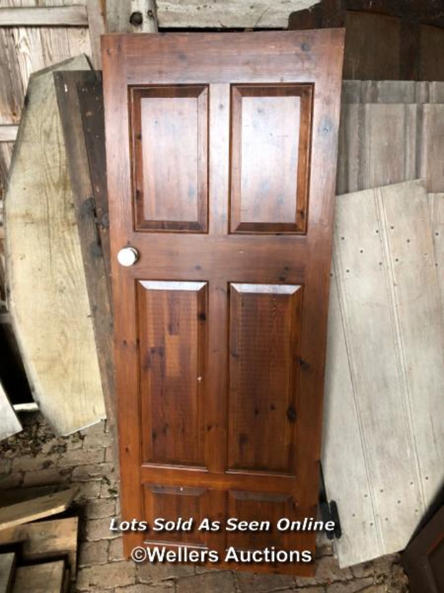 *6X PANEL PINE DOORS WITH PORCELAIN HANDLES, SOME WITH LOCK INSERTS, 196CM (H) X 76CM (W) / ITEM - Image 2 of 4