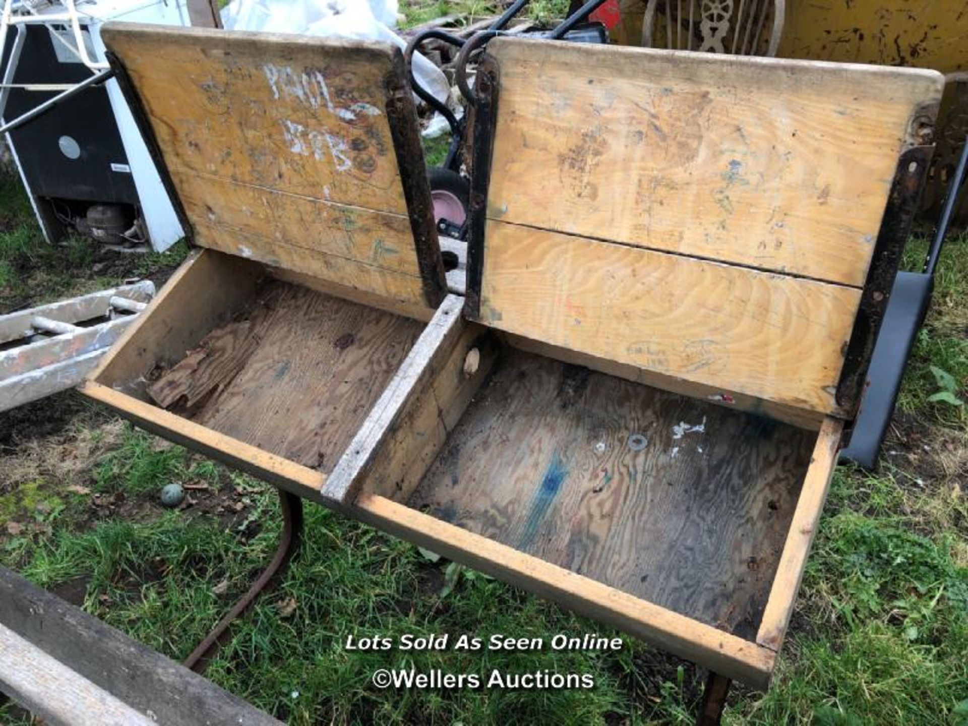 VINTAGE OAK SCHOOL DESK, WITH 2X LIFT UP FLAPS AND LIFT UP SEAT, IN NEED OF RESTORATION, 76CM (H) - Image 2 of 3