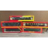 HORNBY 00 GAUGE: FIVE COACHES, BOXED, SEE PHOTOS FOR DETAILS
