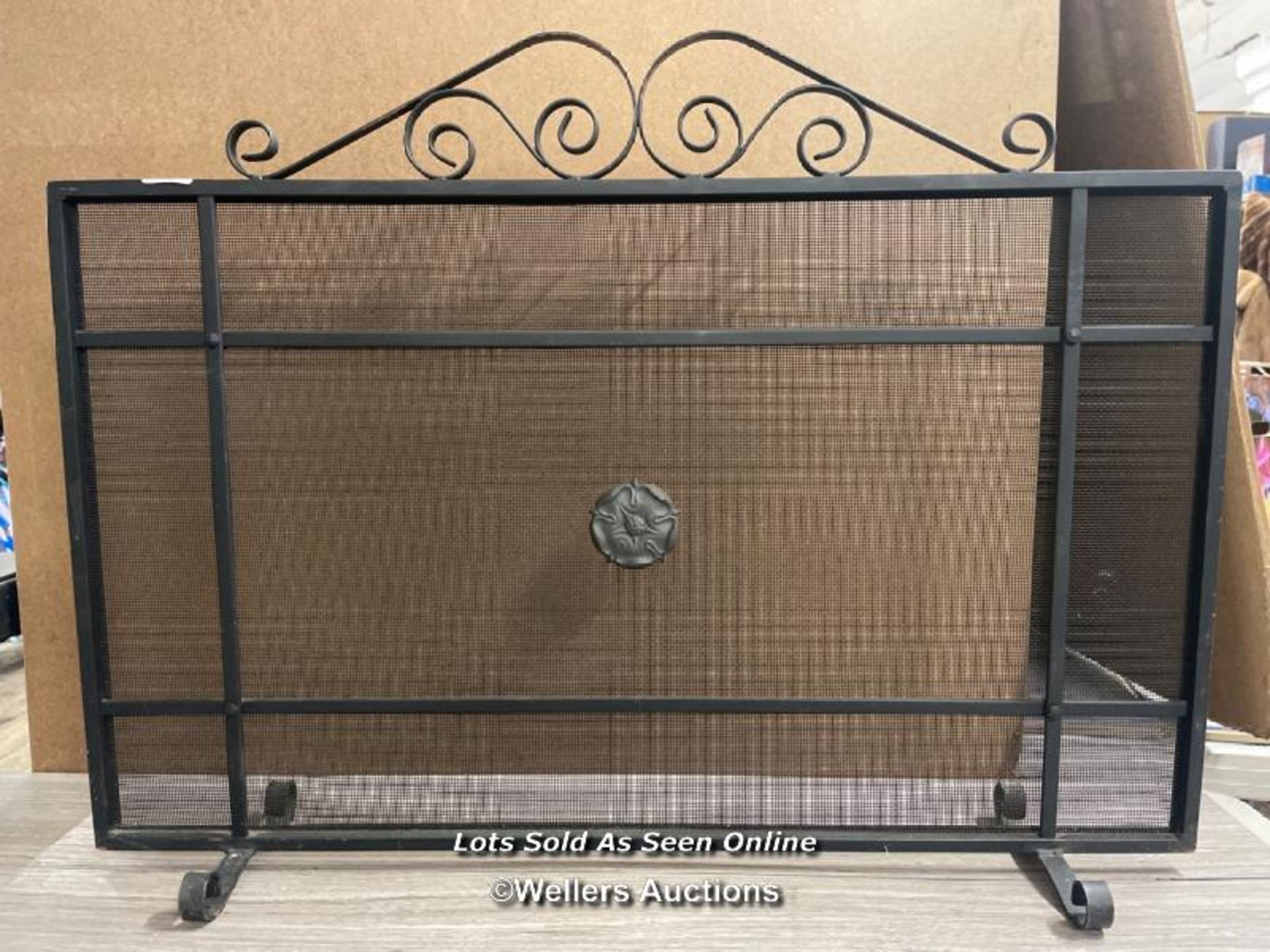 IRON AND MESH SPARK GUARD, 90 X 68CM