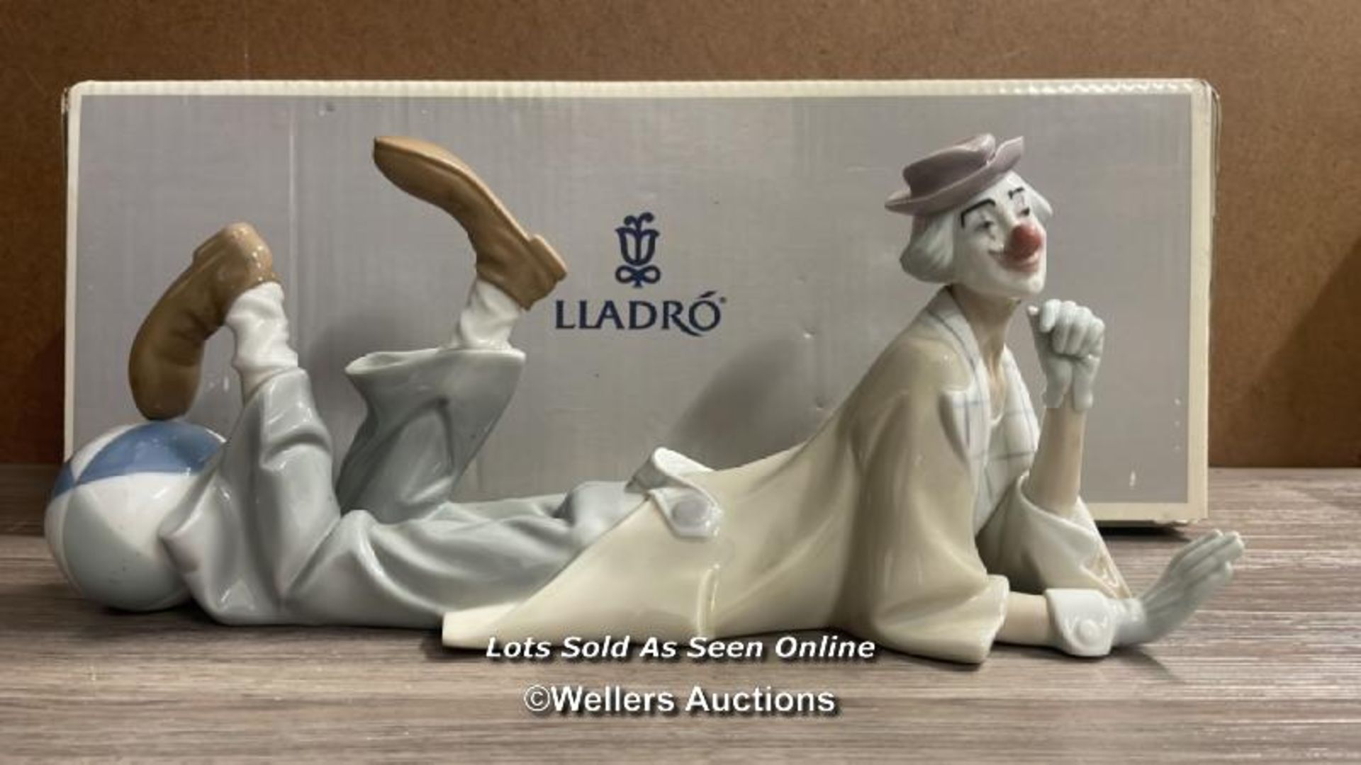 LLADRO "PAYASO ACOSTADO CLOWN" NO. 04618, BOXED