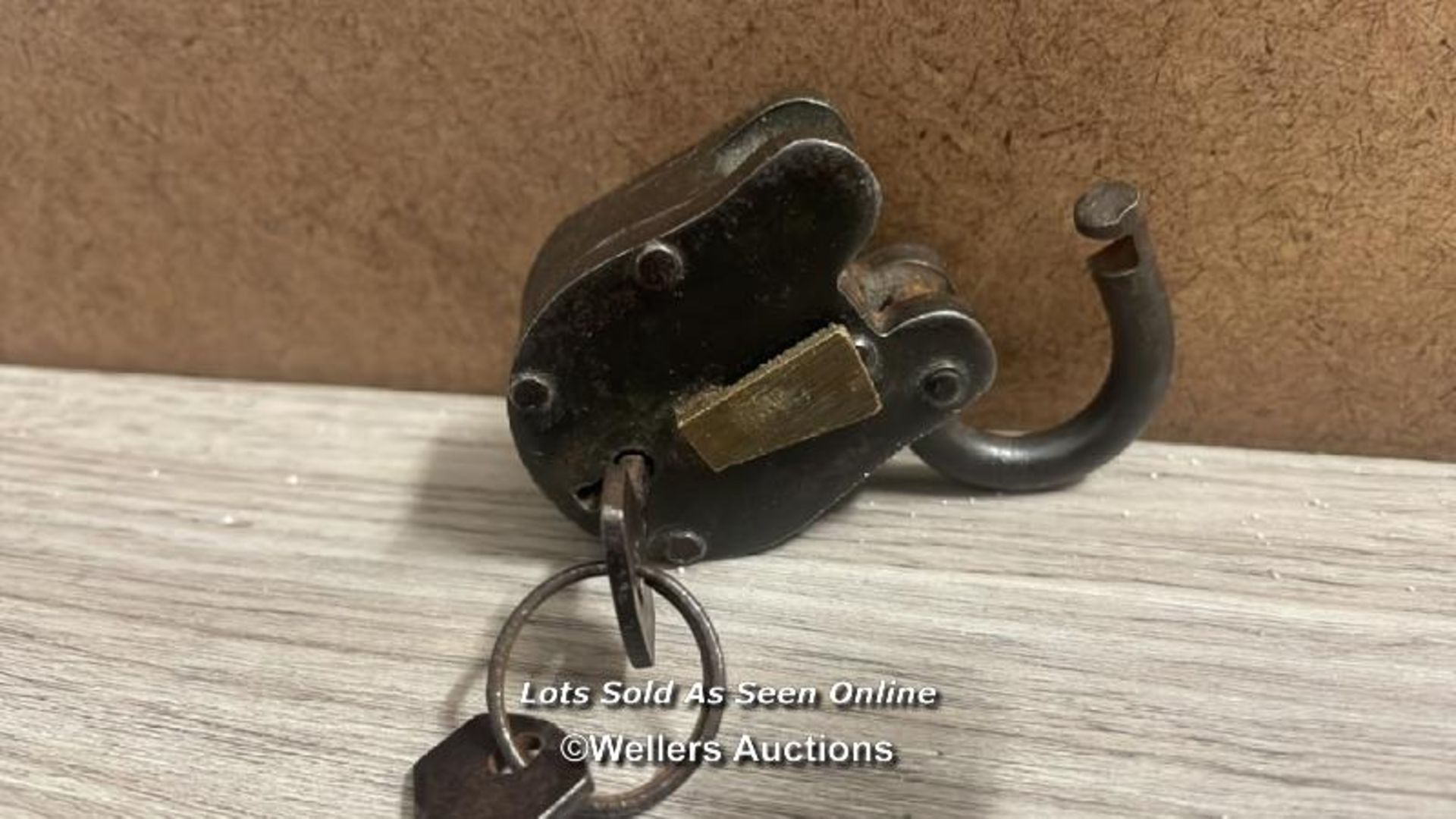 VERY OLD PADLOCK WITH TWO KEYS IN WORKING ORDER - Image 3 of 3