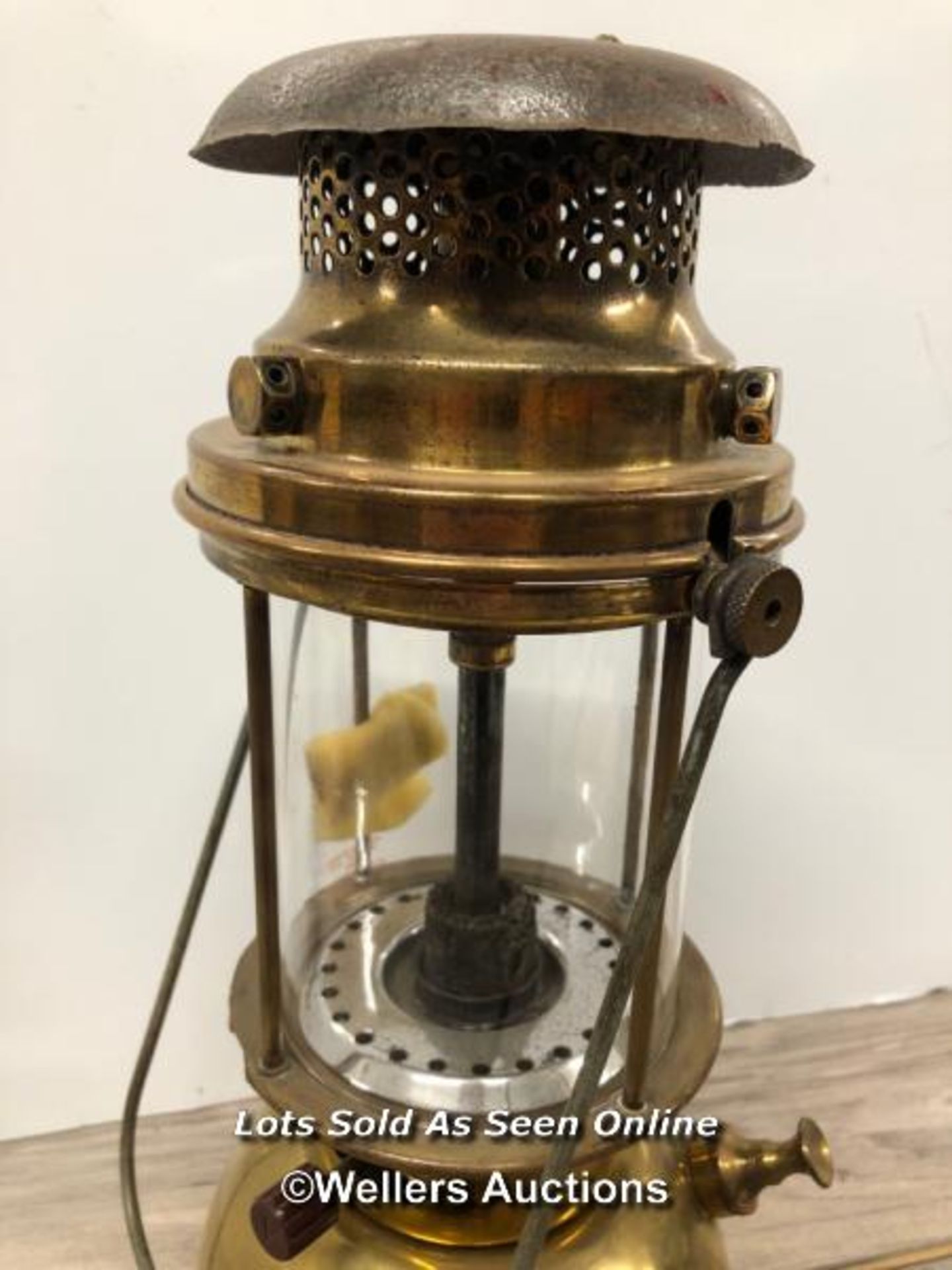 *ALADDIN BRASS OIL LAMP, MODEL 300X - Image 2 of 3