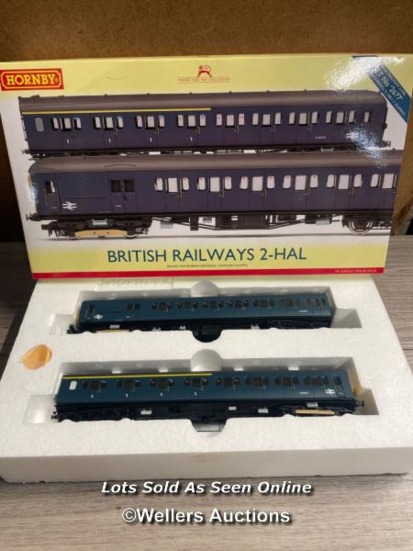 HORNBY 00 GAUGE BRITISH RAILWAYS 2-HAL, BOXED