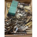 VINTAGE CUTLERY INCLUDING BOXED DESSERT KNIVES AND SUGAR NIPS