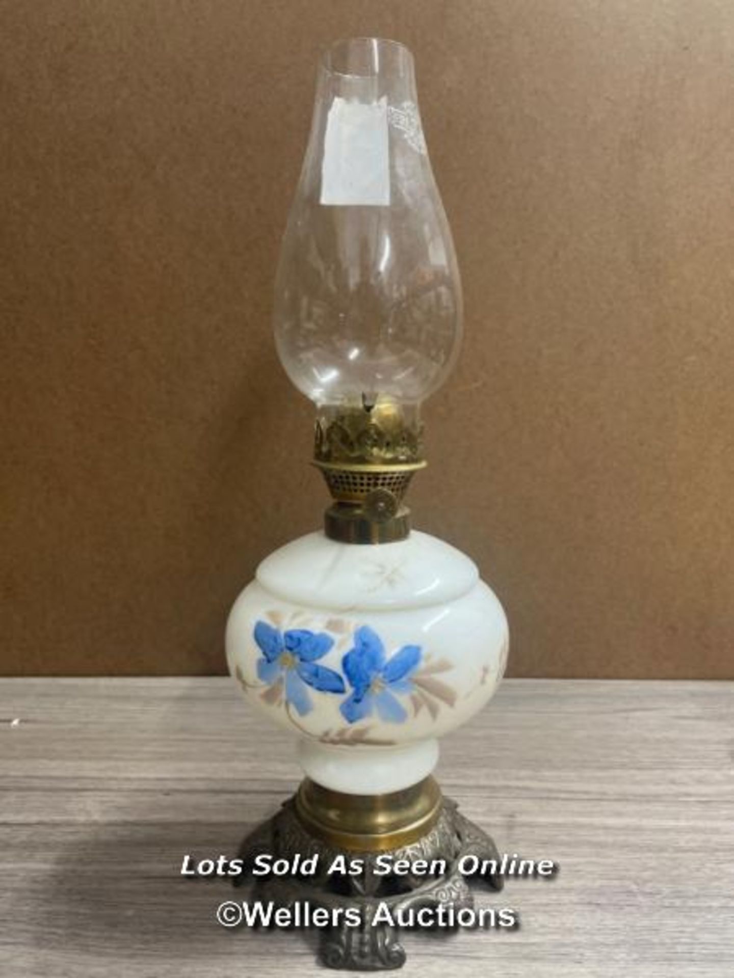 *VICTORIAN OIL LAMP WITH PAINTED GLASS RESERVOIR