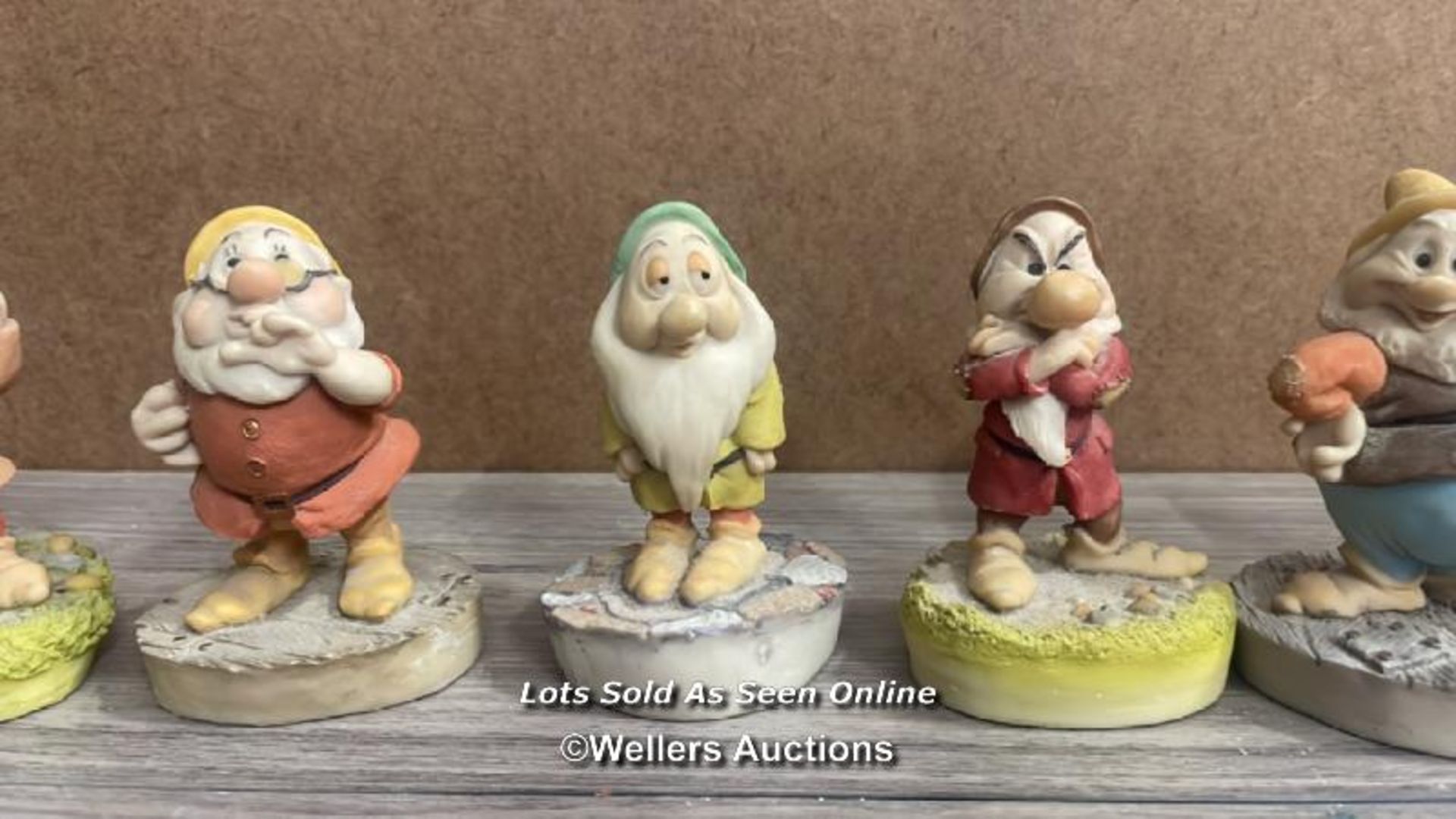 DISNEY SNOW WHITE AND THE SEVEN DWARFS BY ARDEN SCULPTURES - Image 3 of 5