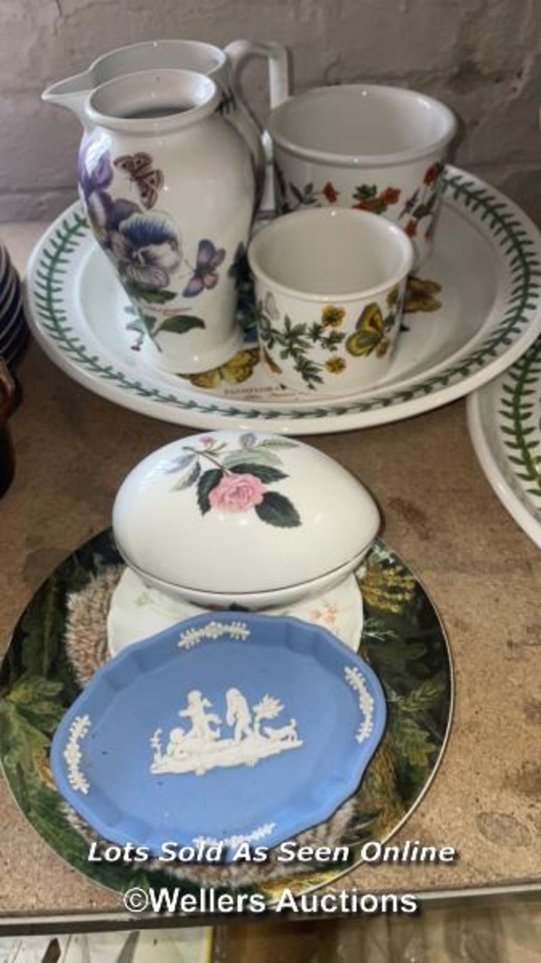 MINTON HADDON HALL, FOUR CUPS, SAUCERS AND TEA PLATES, OVAL DISH, PIN DISH; ROMANOV PORCELAIN 7 CUPS - Image 6 of 9