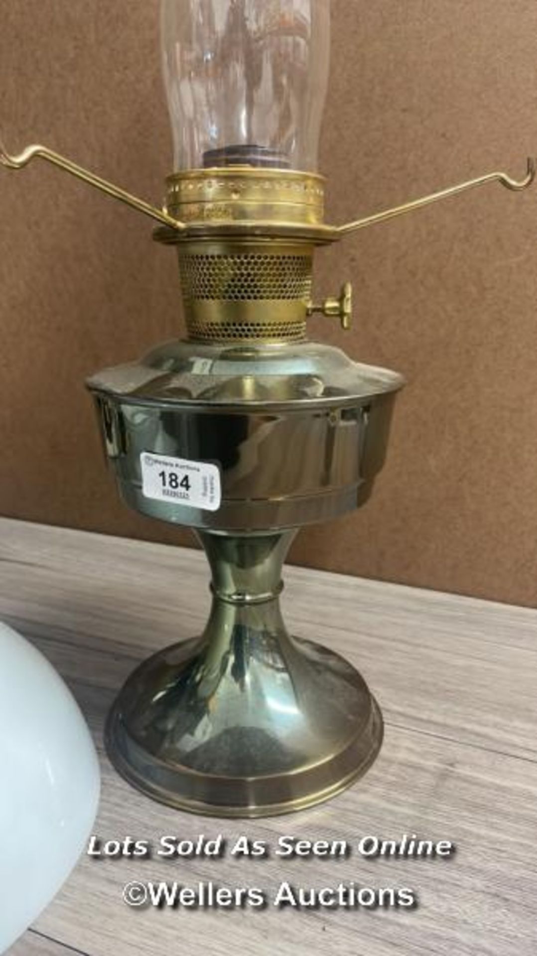 *ALADDIN METAL OIL LAMP WITH OPAQUE GLASS SHADE - Image 4 of 5