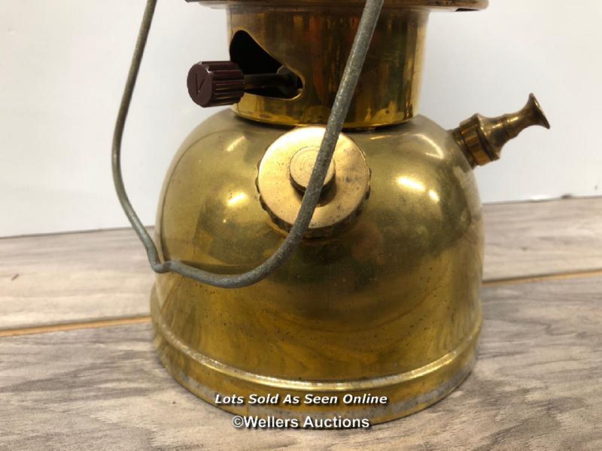 *ALADDIN BRASS OIL LAMP, MODEL 300X - Image 3 of 3