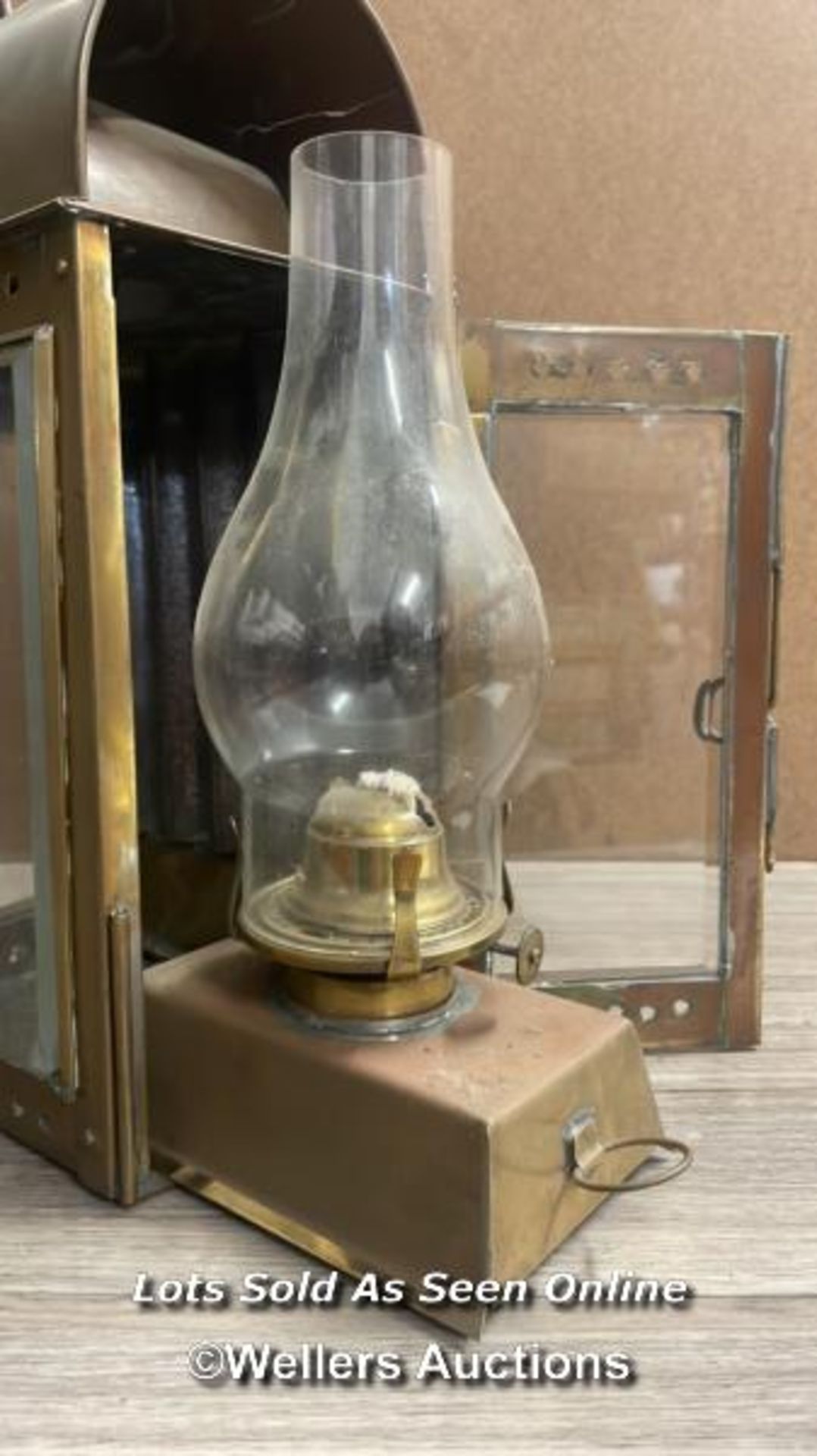 *BRASS BULKHEAD LAMP - Image 6 of 6