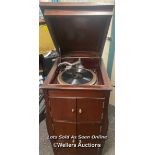 VINTAGE MAHOGANY CASED GRAMOPHONE, IN WORKING ORDER