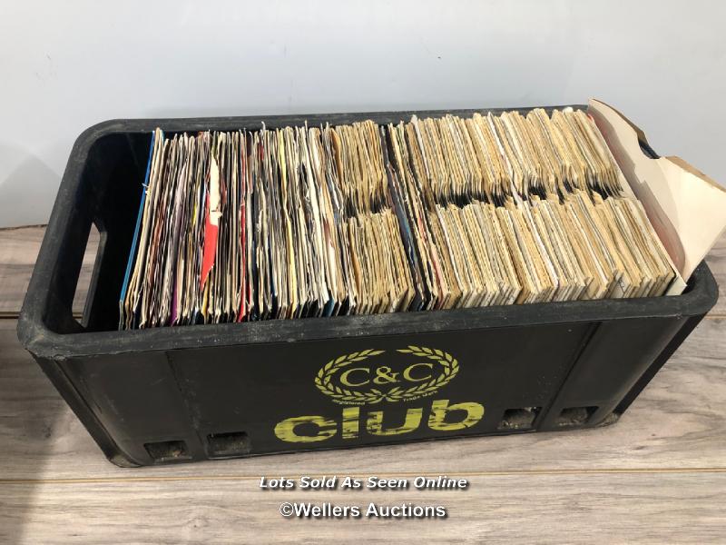 OVER 100 X ASSORTED VINYL SINGLES MAINLY 80'S & 90'S