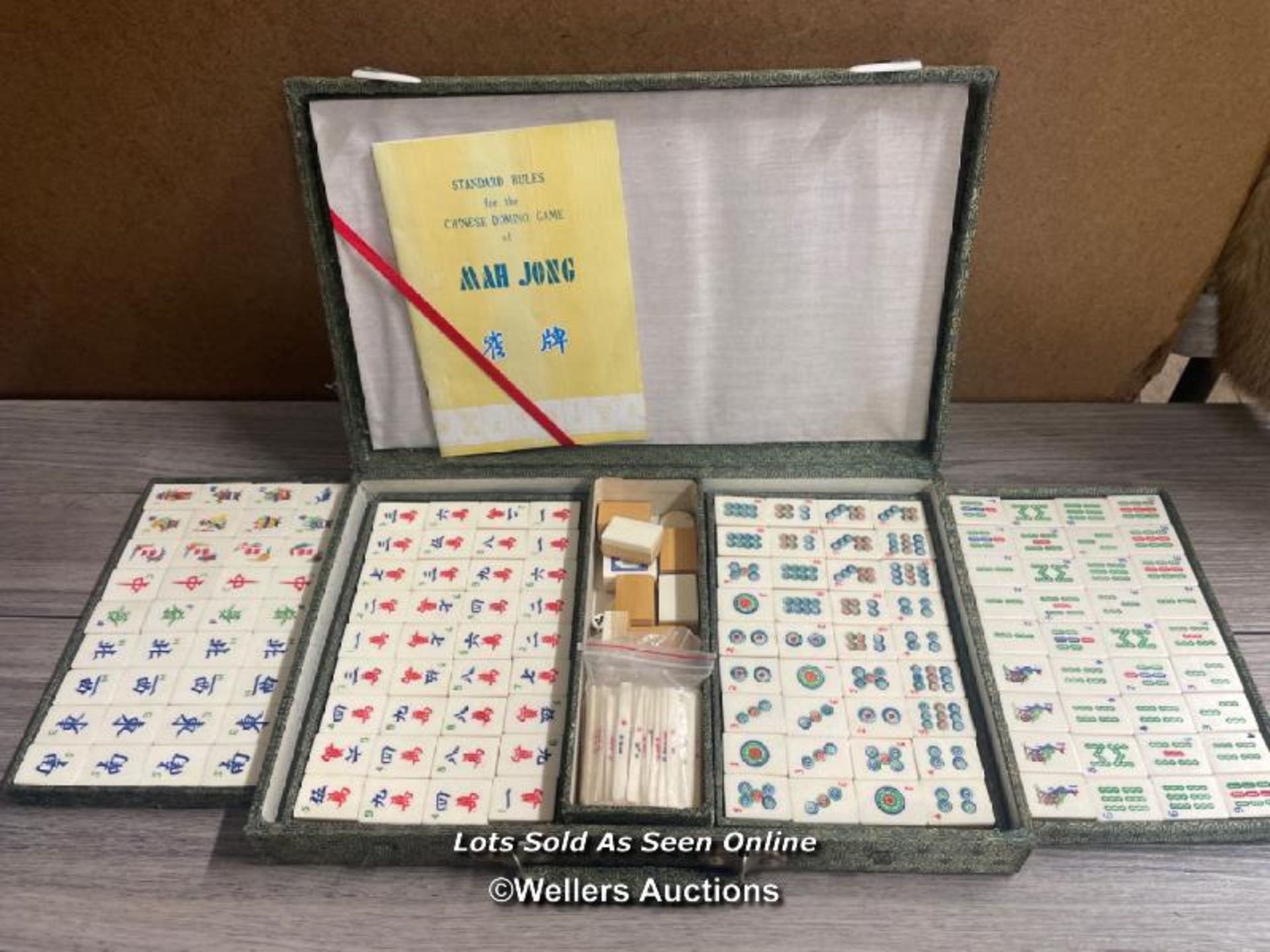 *VINTAGE MAH JONGG MAHJONG SET GAME IN CASE COMPLETE BAMBOO AND BONE