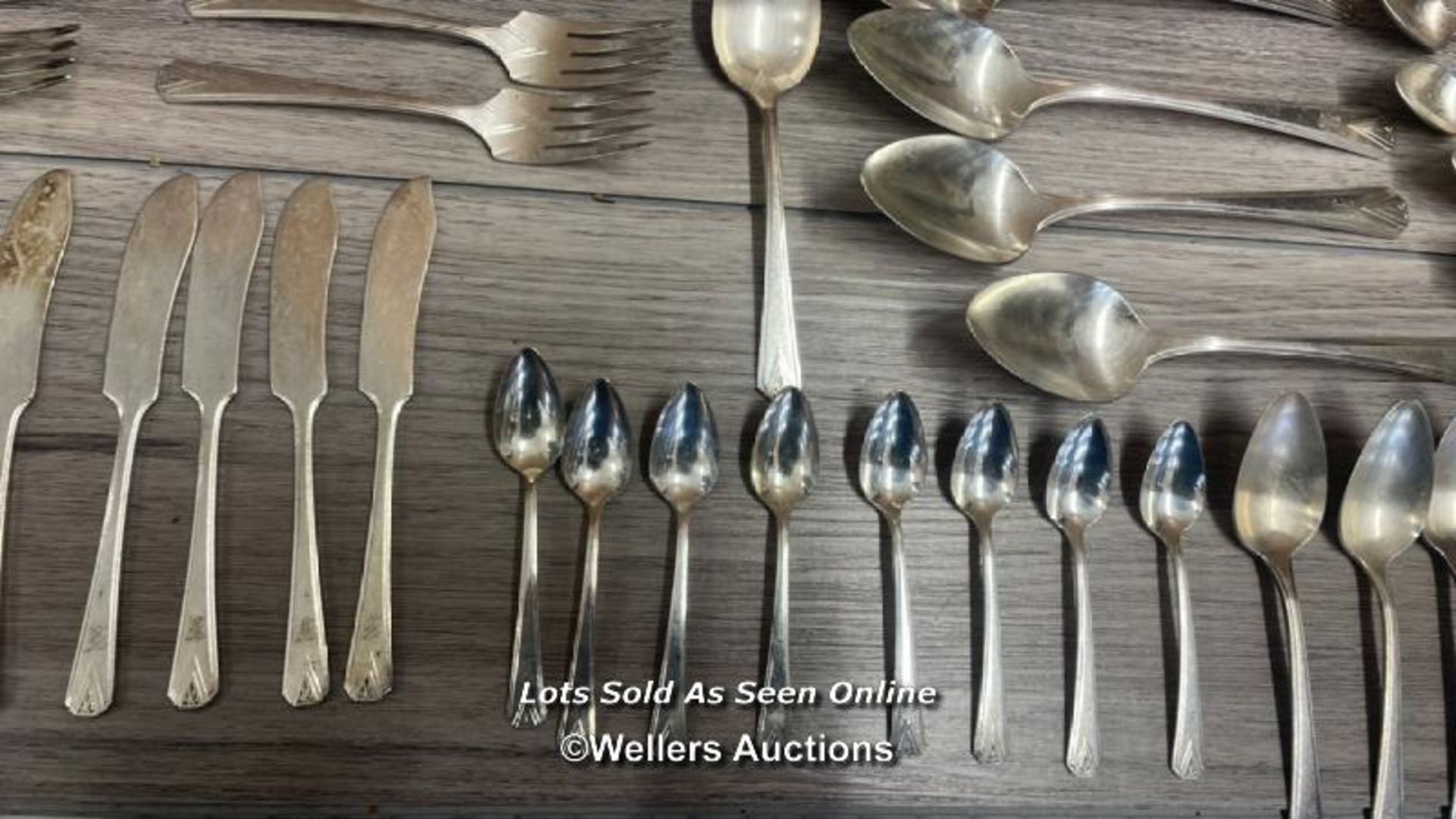A LARGE COLLECTION OF COMMUNITY PLATE CUTLERY, COFFEE POT, MILK JUG, SUGAR BOWL AND SUGAR NIPS - Image 8 of 16