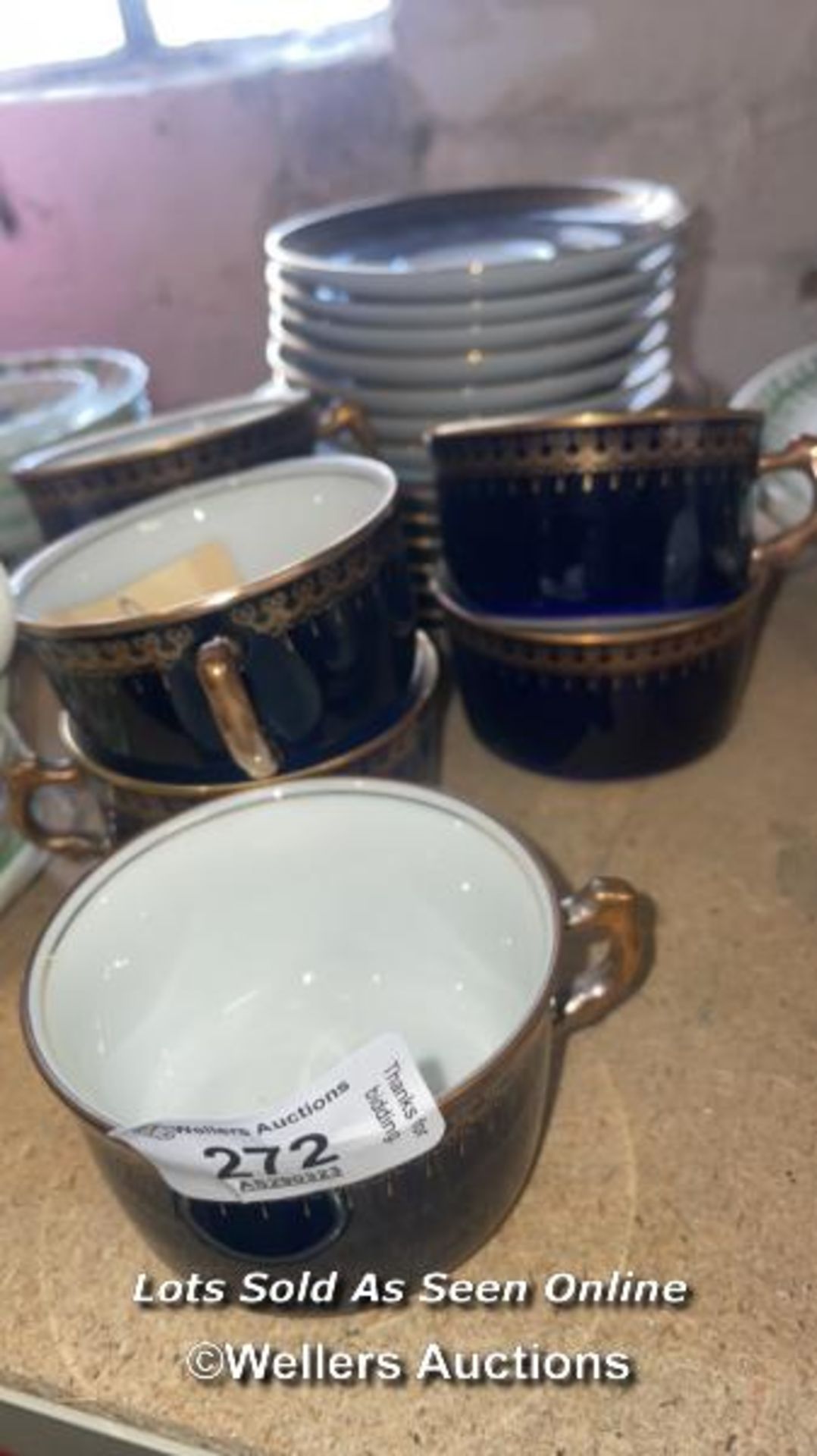 MINTON HADDON HALL, FOUR CUPS, SAUCERS AND TEA PLATES, OVAL DISH, PIN DISH; ROMANOV PORCELAIN 7 CUPS - Bild 4 aus 9