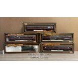 MAINLINE RAILWAYS 00 GAUGE LOCOMOTIVE AND FOUR CARRIAGES, BOXED, SEE PHOTOS FOR DETAILS