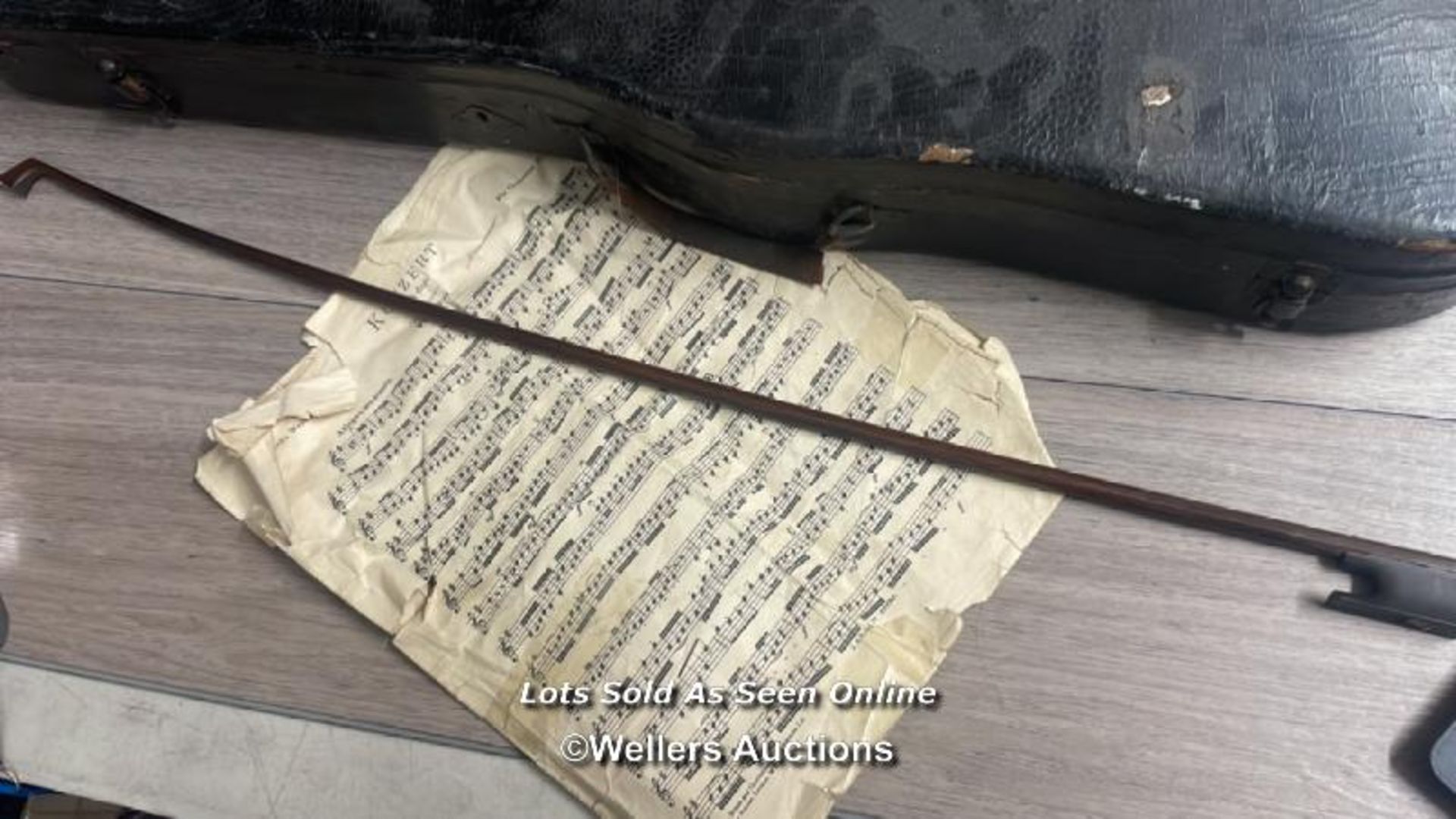 A COPY OF A STRADIVARIUS VIOLIN, LABEL INSIDE READS: "ANTONIUS STRADIVARIUS CREMONENSIS FACIEBAT - Image 11 of 11