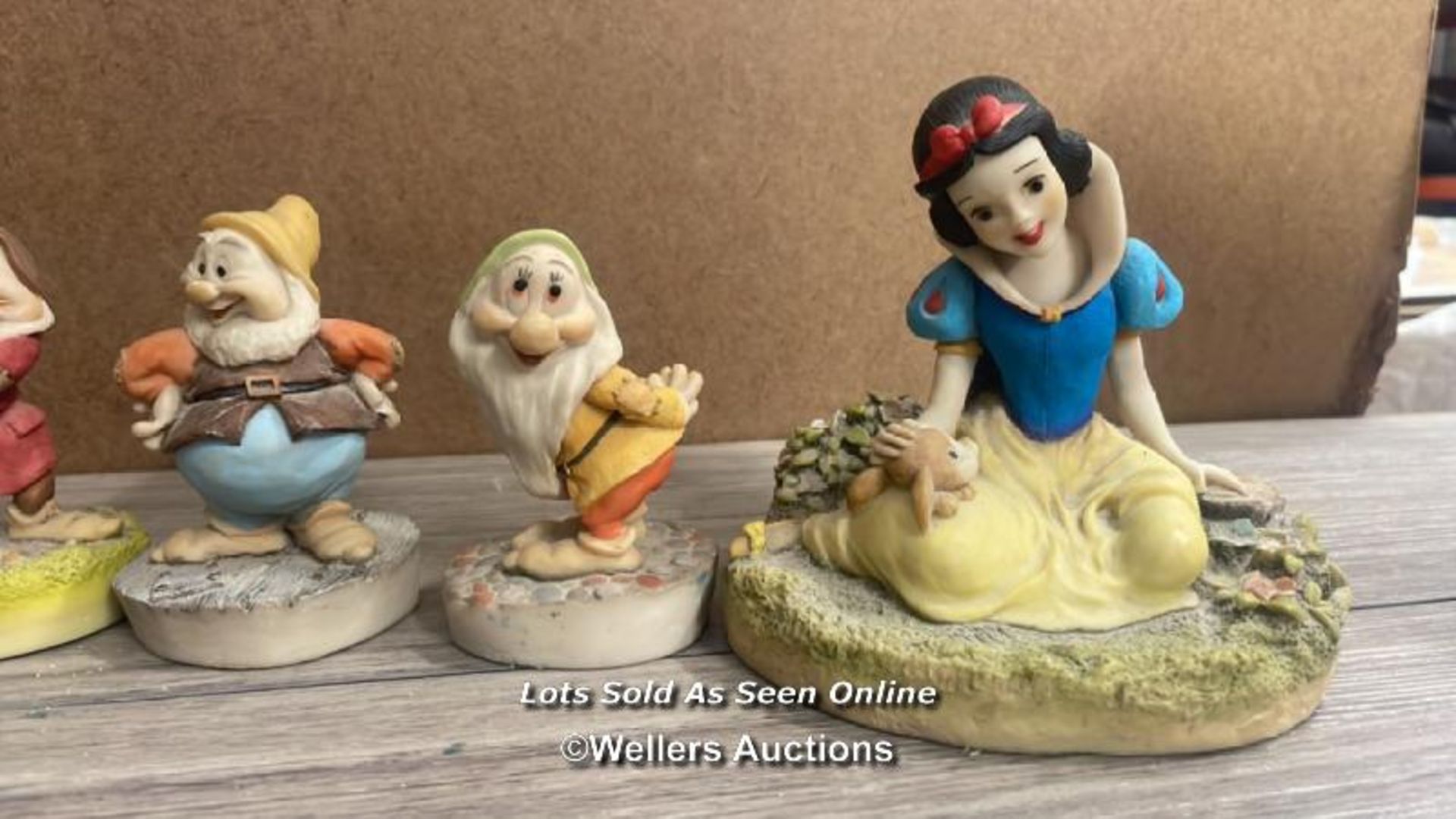 DISNEY SNOW WHITE AND THE SEVEN DWARFS BY ARDEN SCULPTURES - Image 2 of 5