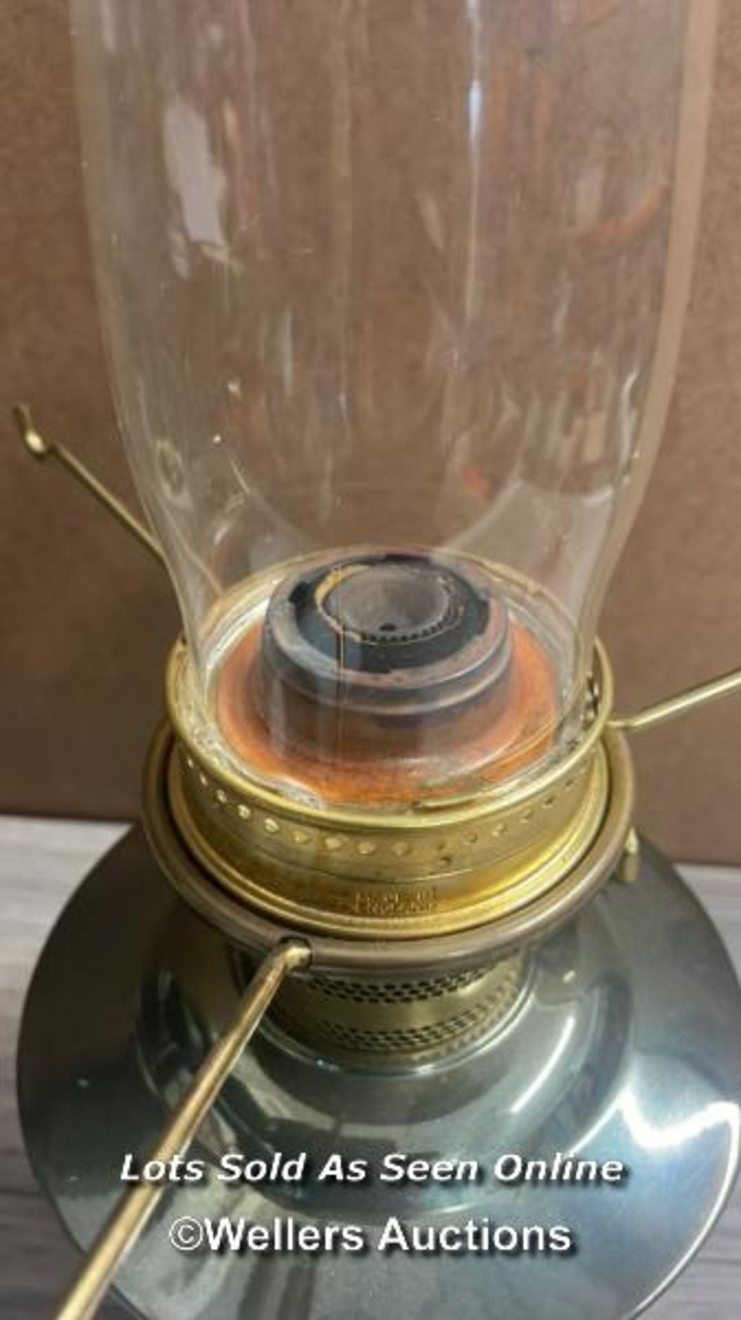 *ALADDIN METAL OIL LAMP WITH OPAQUE GLASS SHADE - Image 3 of 5