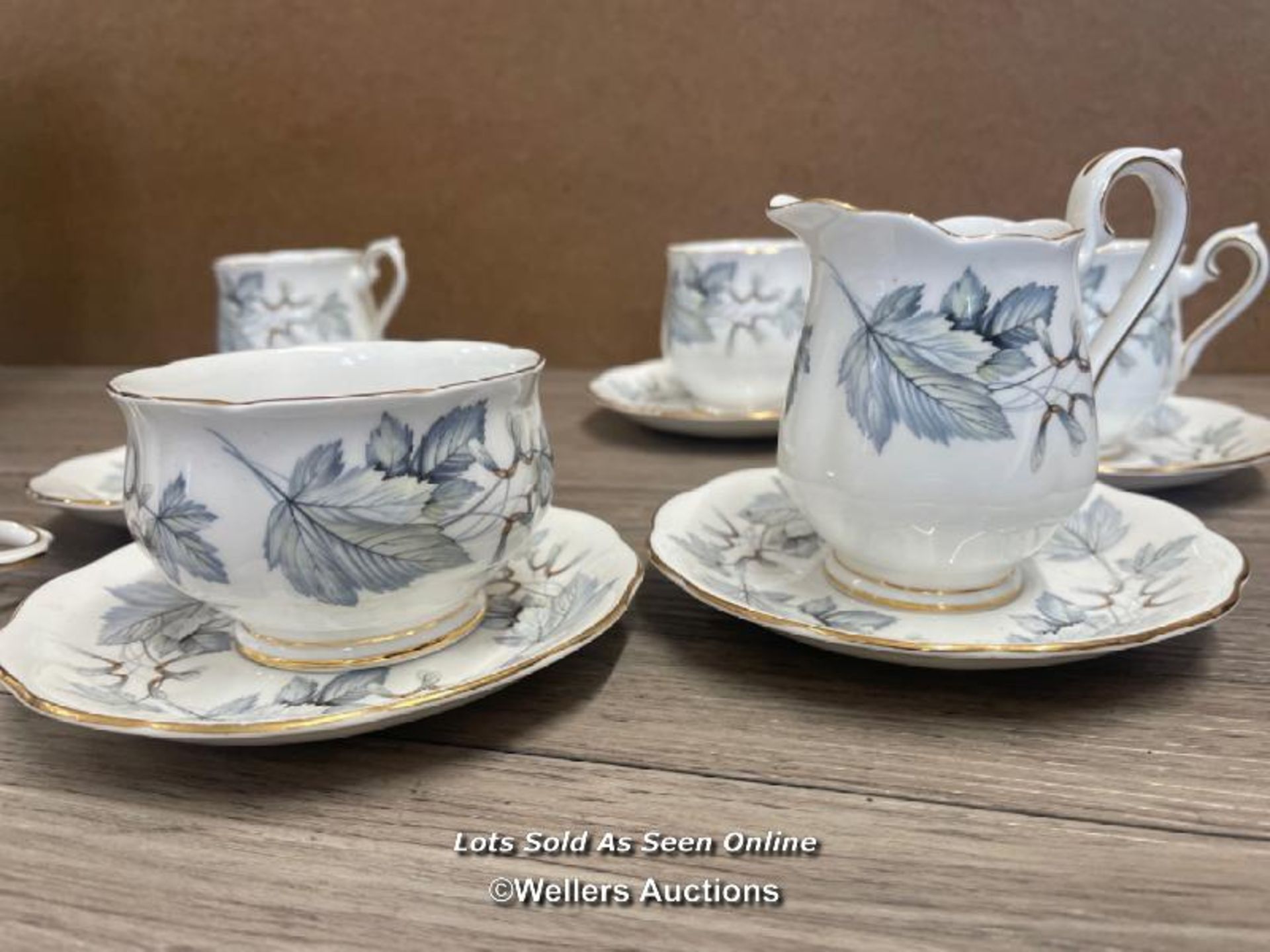 A PART ROYAL ALBERT "SILVER MAPLE" DESIGN COFFEE SET OF FOUR CUPS, SIX SAUCERS, SUGAR BOWL AND - Image 4 of 4