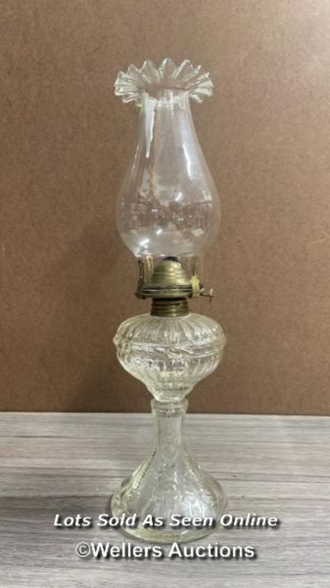 *MOULDED CLEAR GLASS OIL LAMP