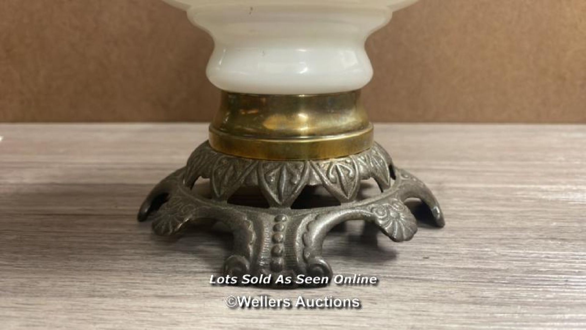 *VICTORIAN OIL LAMP WITH PAINTED GLASS RESERVOIR - Image 4 of 5