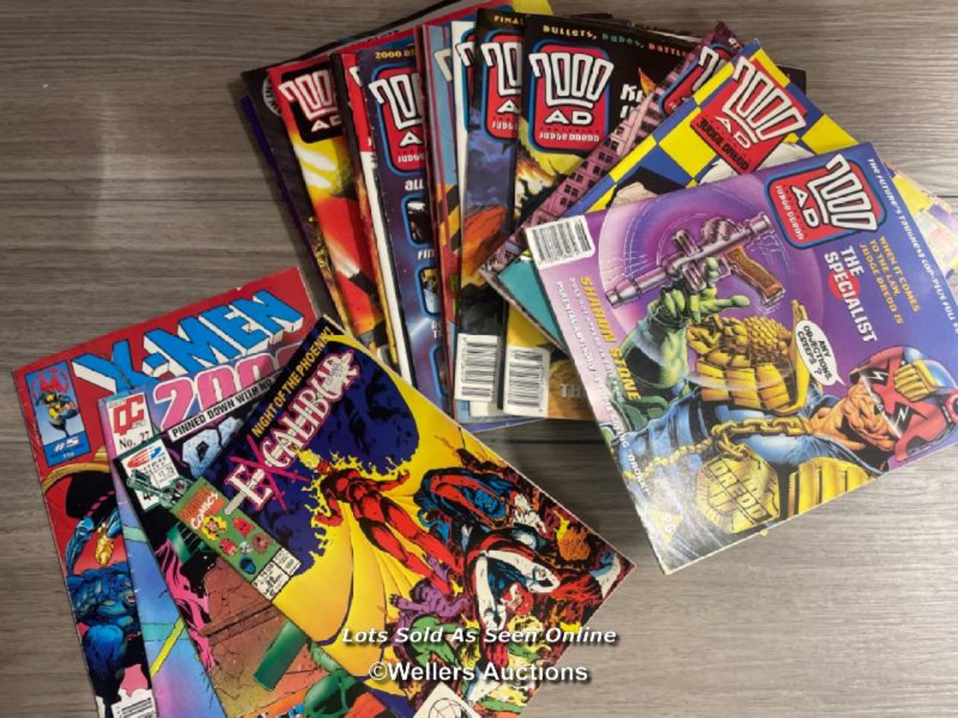 COLLECTION OF 200AD / JUDGE DREDD COMICS WITH THREE OTHER COMICS INCLUDING MARVEL (22)