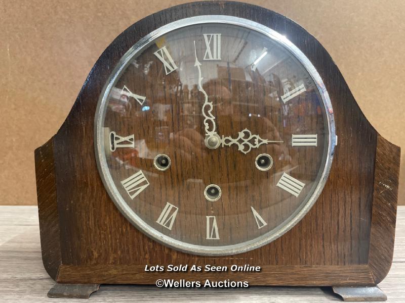 SMITHS ART DECO OAK MANTLE CLOCK, THREE TRAIN MOVEMENT