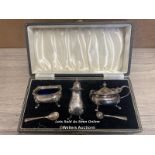 A BOXED STERLING SILVER CRUET SET MARKED ADIE BROS BIRMINGHAM C & D, SILVER WEIGHT 150G