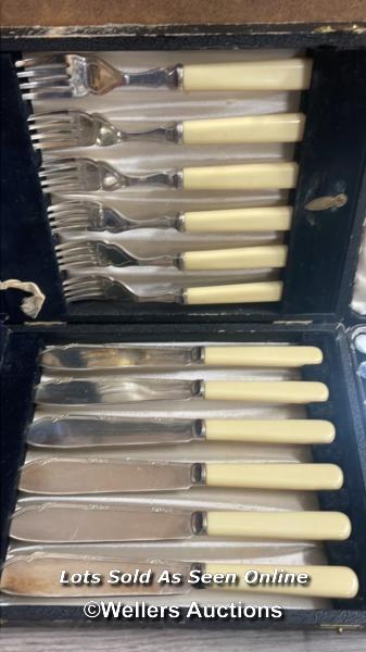 FIVE CASED SETS OF CUTLERY INCLUDING TEA KNIVES, FISH EATERS AND TEASPOONS - Image 8 of 11