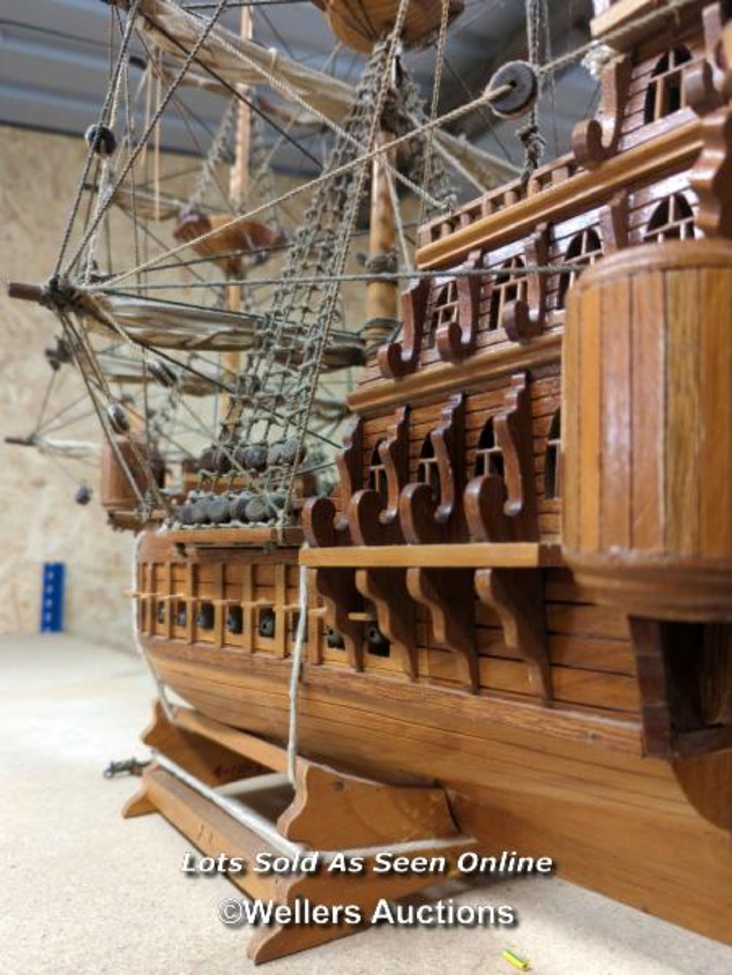 *LARGE WOODEN MODEL GALLEON / ALL LOTS ARE LOCATED AT AUTHENTIC RECLAMATION TN5 7EF - Image 6 of 10