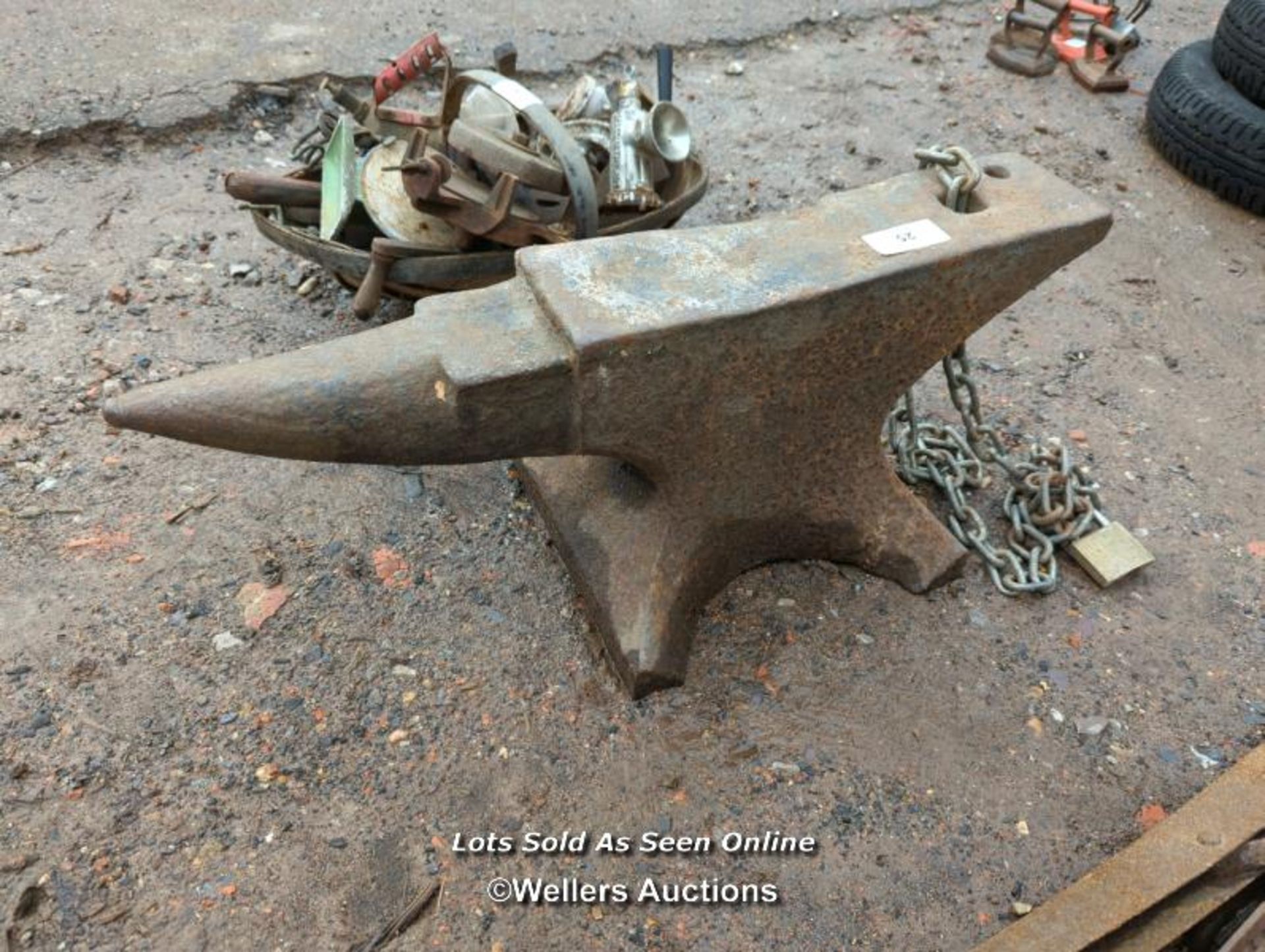 *BLACKSMITHS ANVIL / ALL LOTS ARE LOCATED AT AUTHENTIC RECLAMATION TN5 7EF