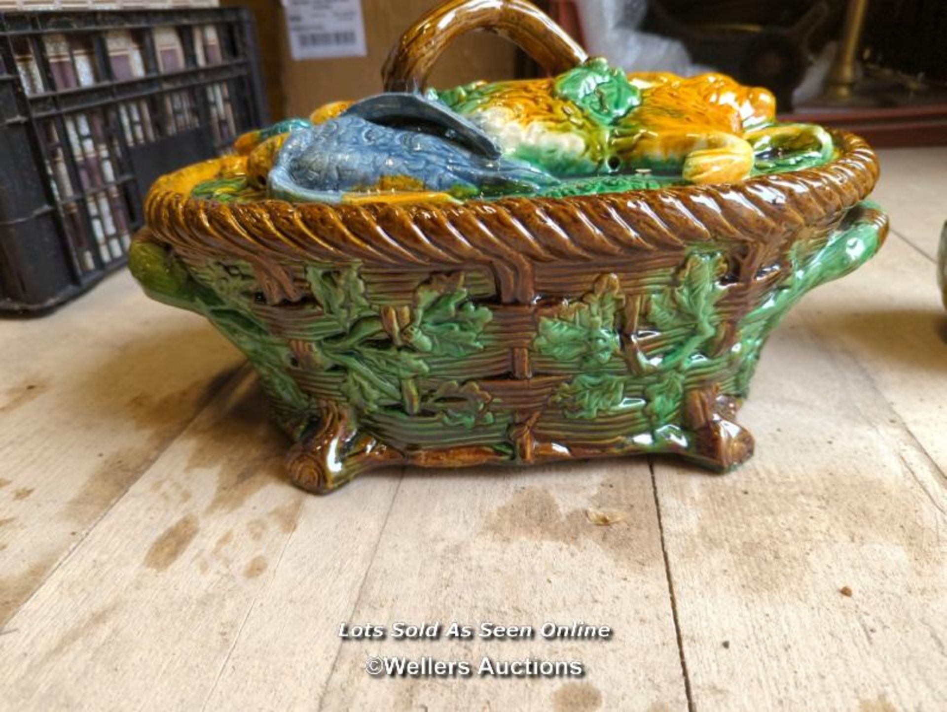 *MAJOLICA GAME PIE TUREEN AND COVER DECORATED WITH RABBIT, MALLARD, AND PIGEON TOGETHER WITH A - Image 4 of 7