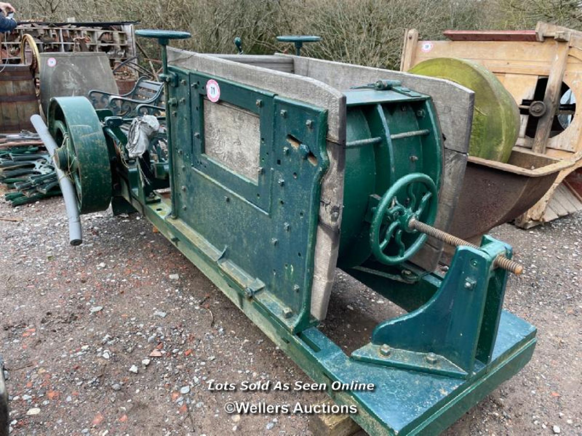 *WOOL BALER BY JOHN MITCHELL AND SONS / ALL LOTS ARE LOCATED AT AUTHENTIC RECLAMATION TN5 7EF