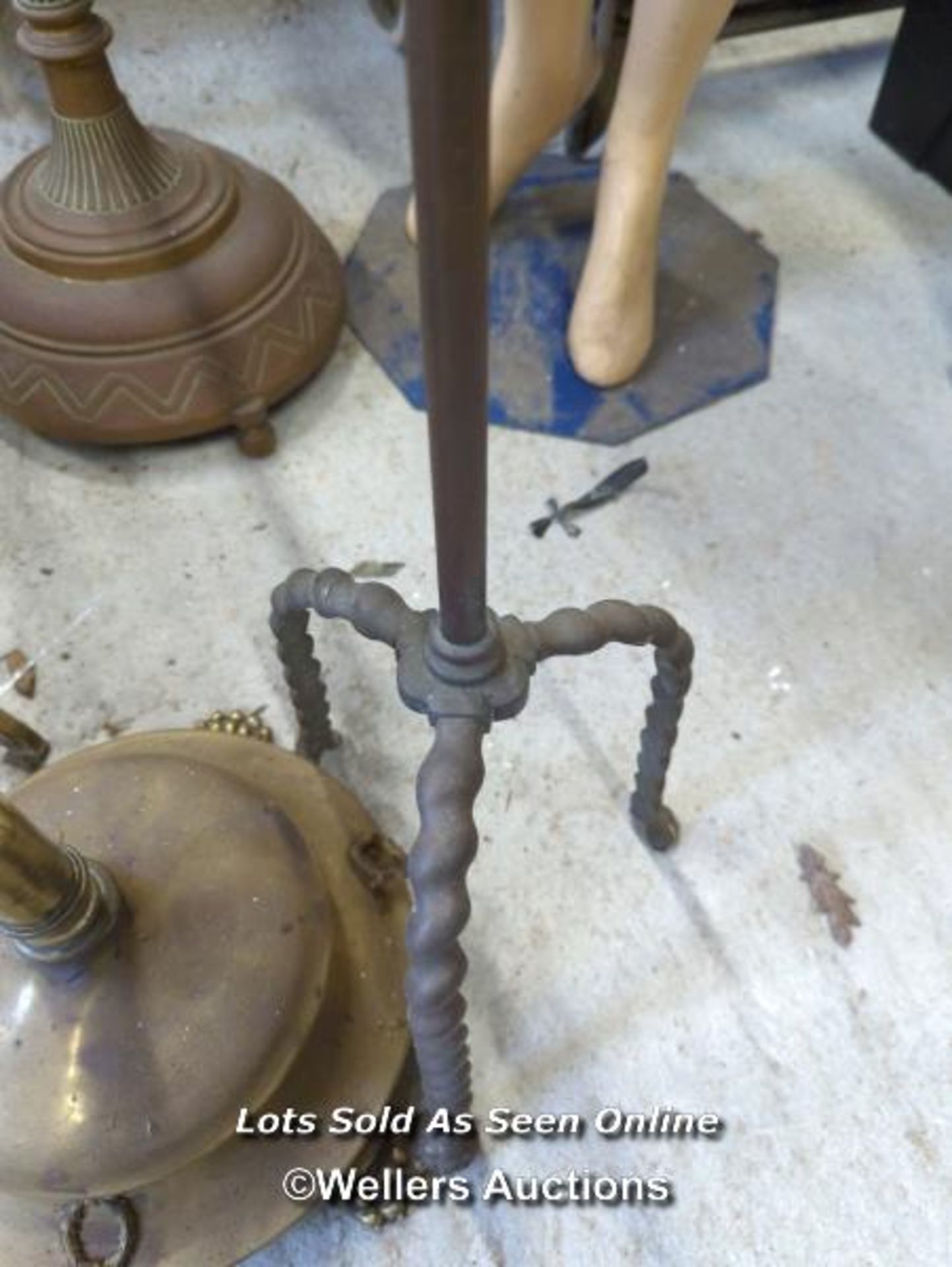 *BRASS STANDARD LAMP ON CLAW FEET, 54 INCHES HIGH / ALL LOTS ARE LOCATED AT AUTHENTIC RECLAMATION - Image 4 of 4