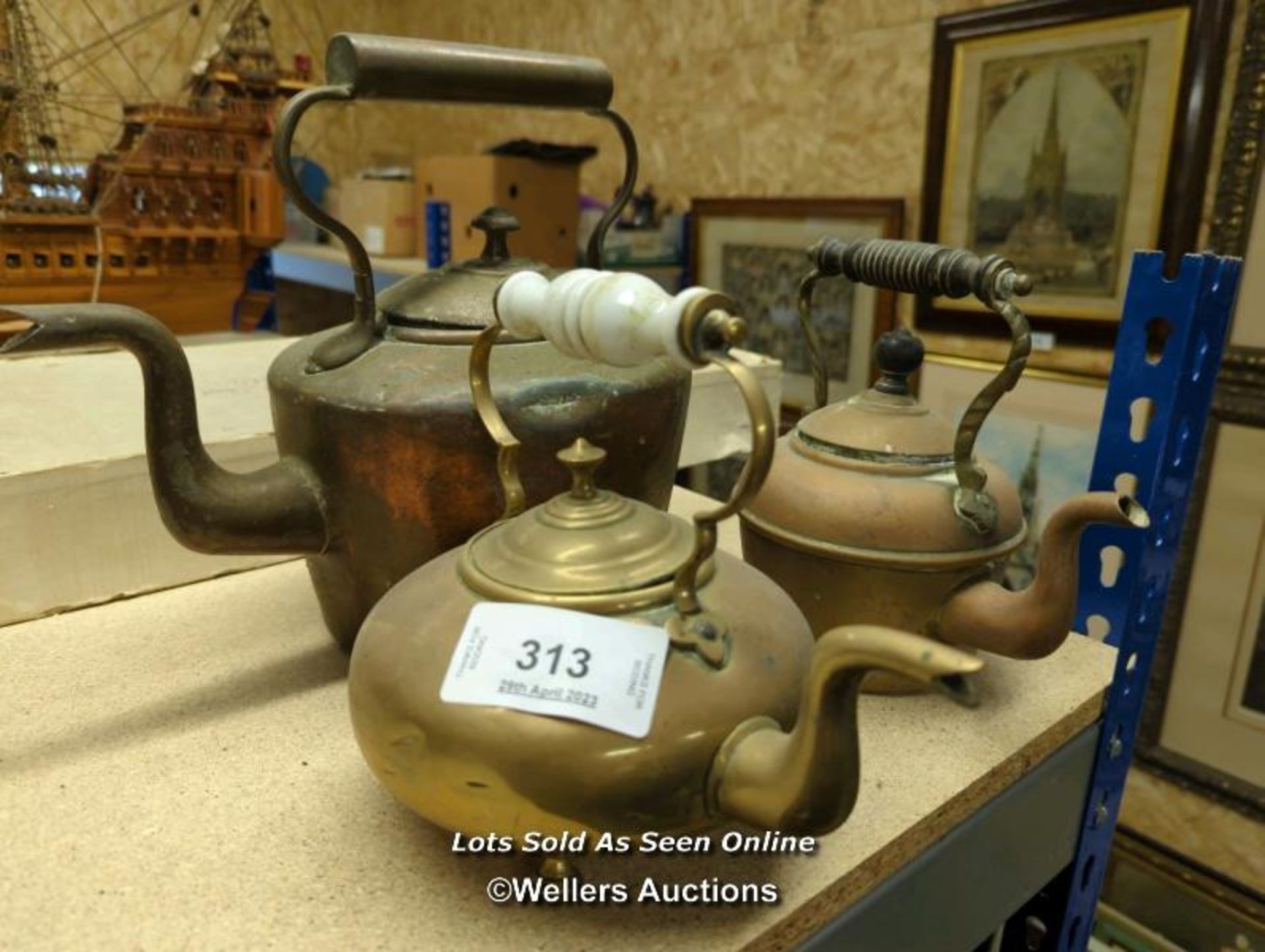 *THREE COPPER AND BRASS KETTLES / ALL LOTS ARE LOCATED AT AUTHENTIC RECLAMATION TN5 7EF