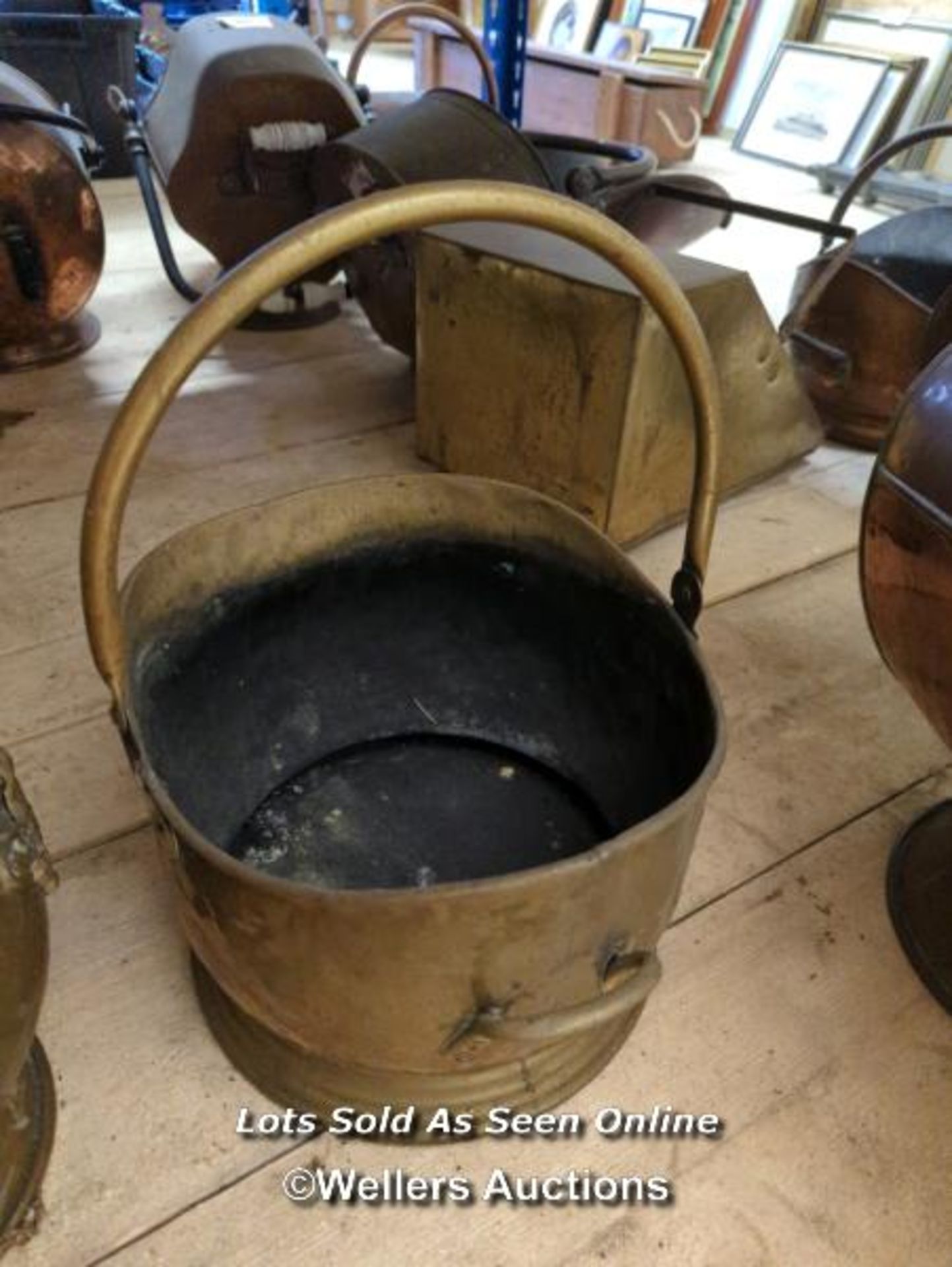 *ONE COPPER COAL SHUTTLE AND ONE COPPER COAL BUCKET / ALL LOTS ARE LOCATED AT AUTHENTIC - Bild 2 aus 3