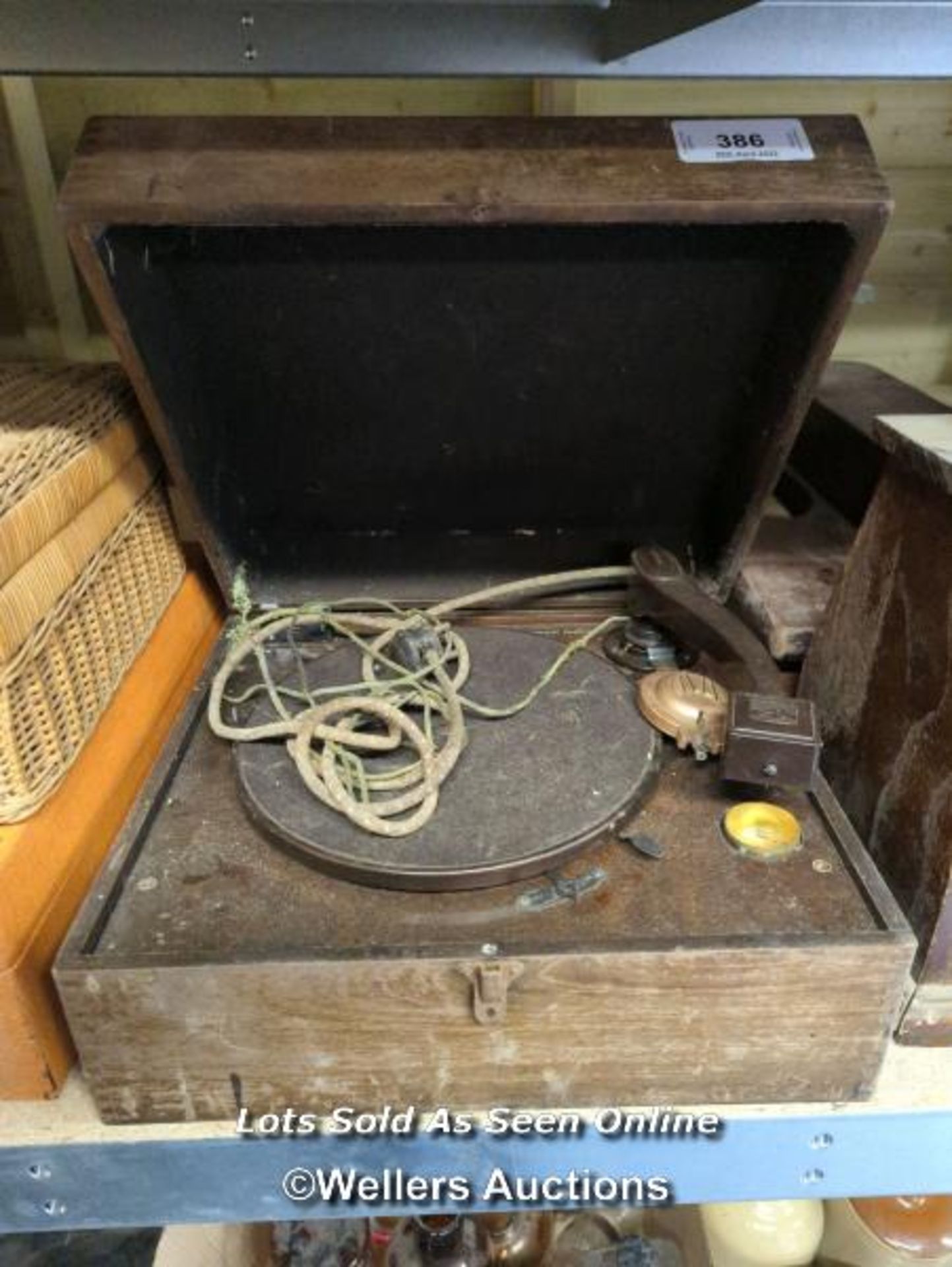 *HIS MASTER'S VOICE VINTAGE GRAMOPHONE (FOR SPARES AND REPAIRS) / ALL LOTS ARE LOCATED AT