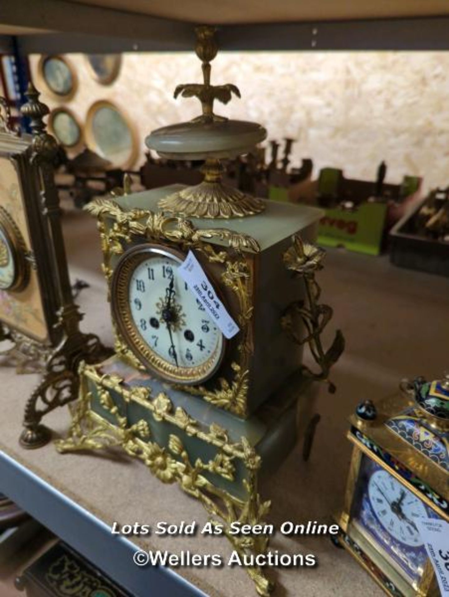 *MANTLE CLOCK IN MARBLE AND GILDED CASE / ALL LOTS ARE LOCATED AT AUTHENTIC RECLAMATION TN5 7EF - Image 2 of 3